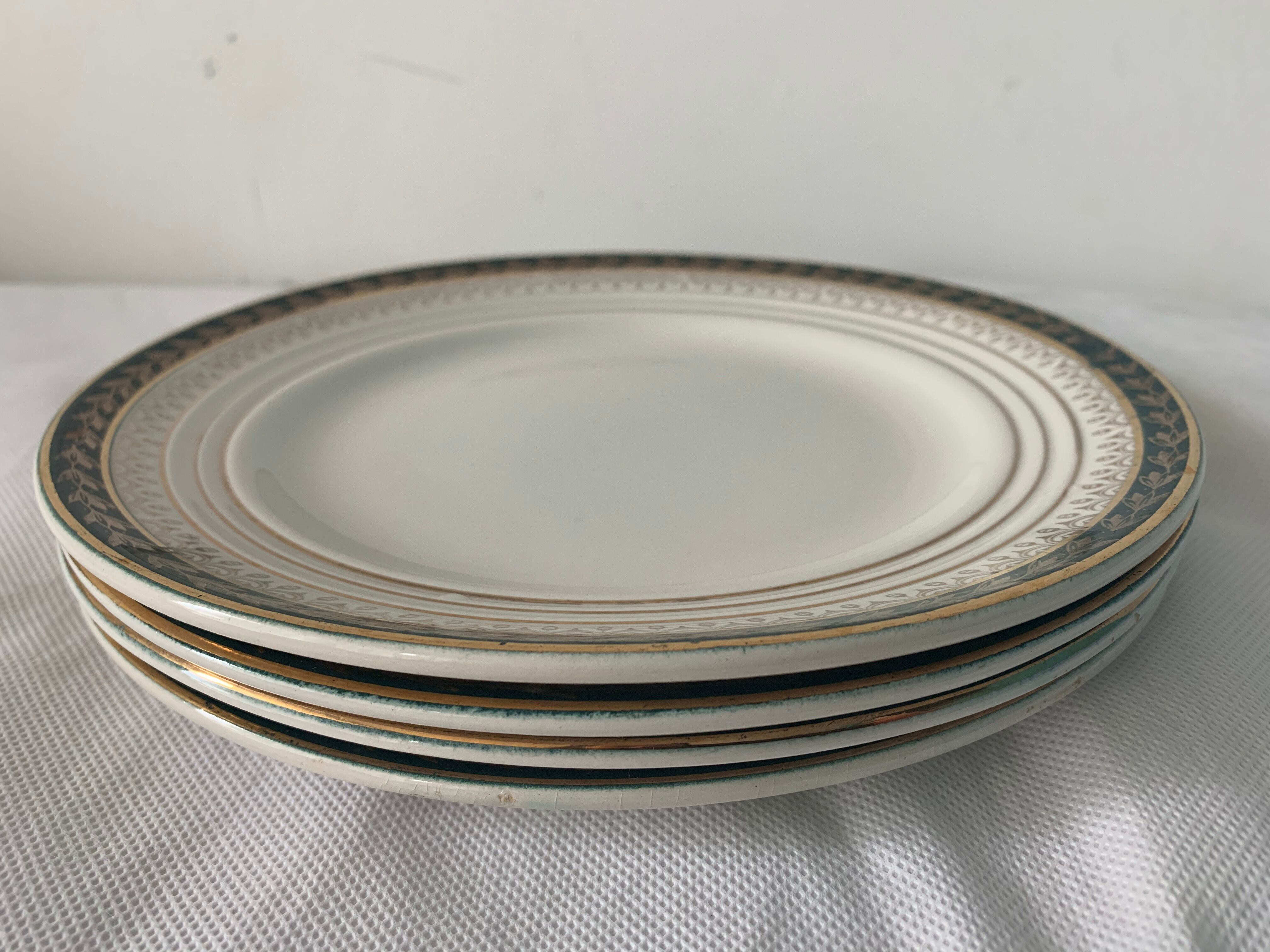 8 dessert plates in golden porcelain and saint Amand Ceranord