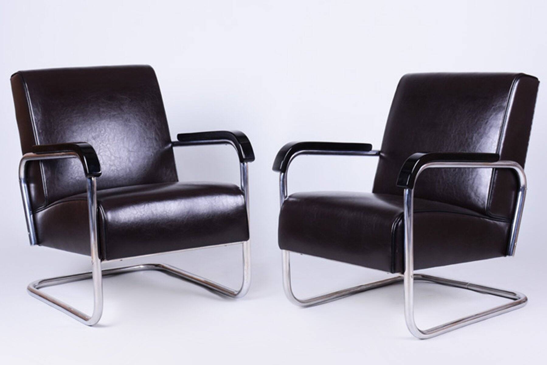 Bauhaus Leather Armchairs from Hynek Gottwald, Czech, 1930s, Set of 2