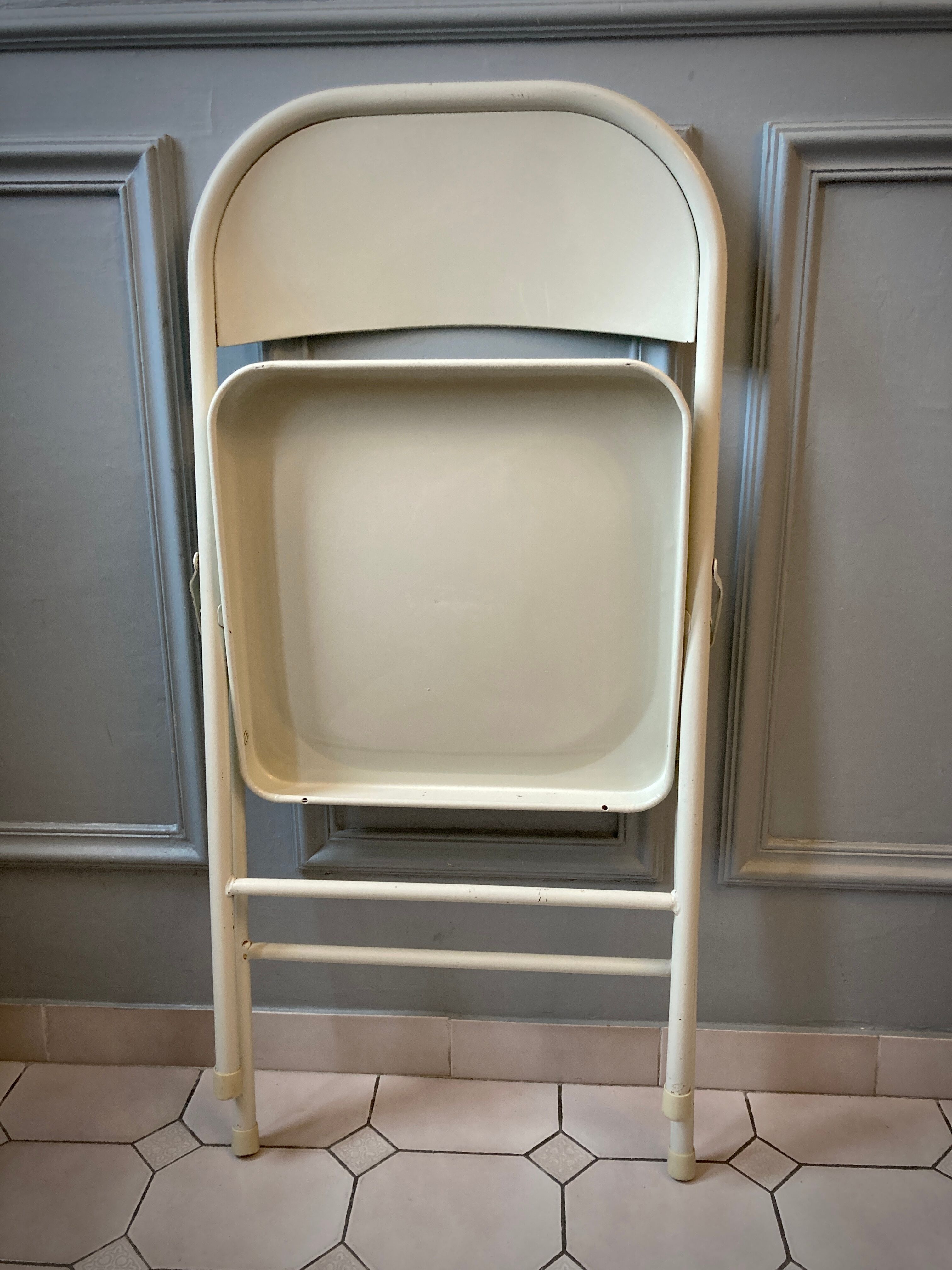 Duo of folding chairs in steel 1980s