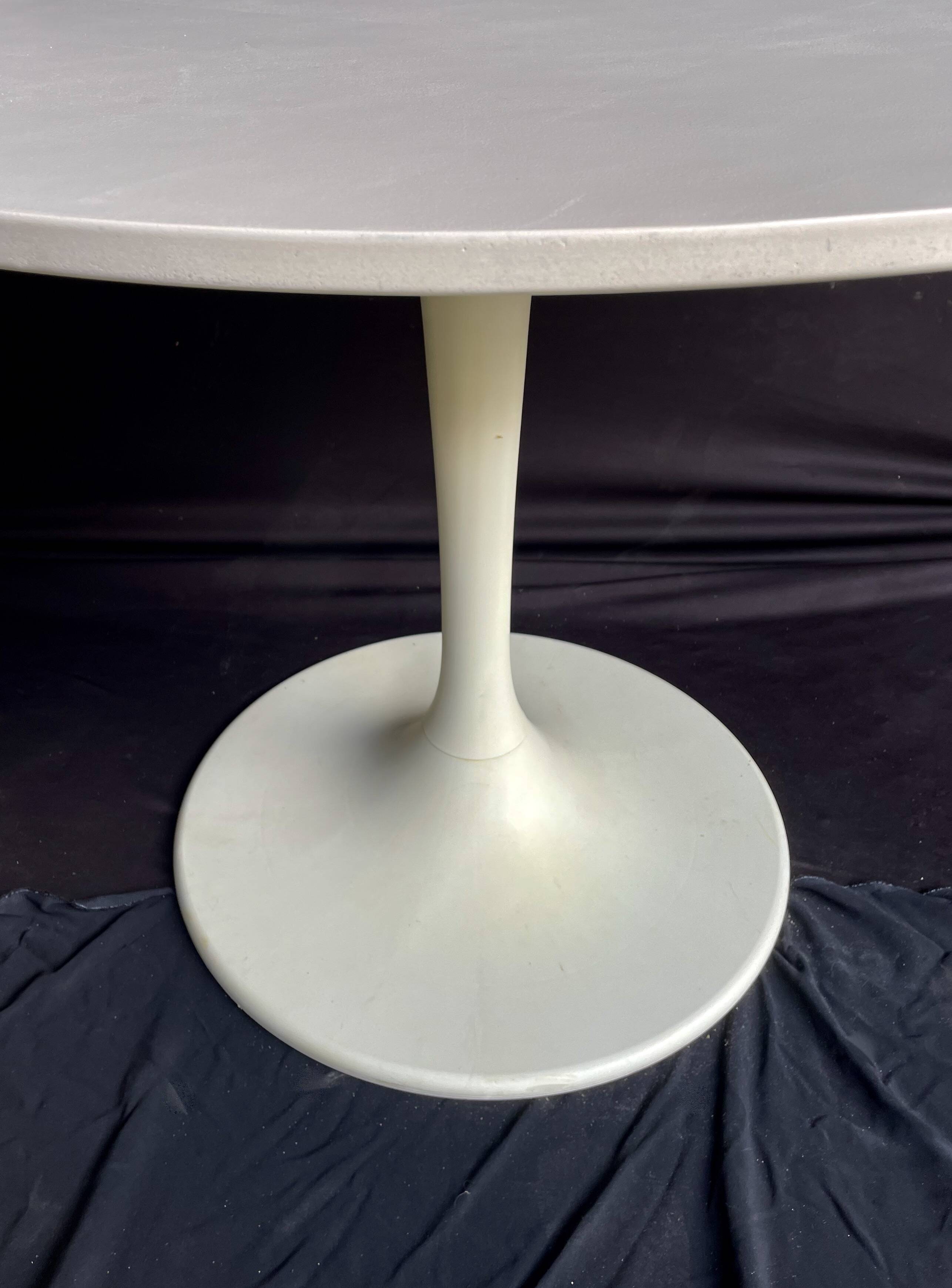 Indoor round table tulip, 1980s