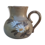 Pichet en grès fleuri