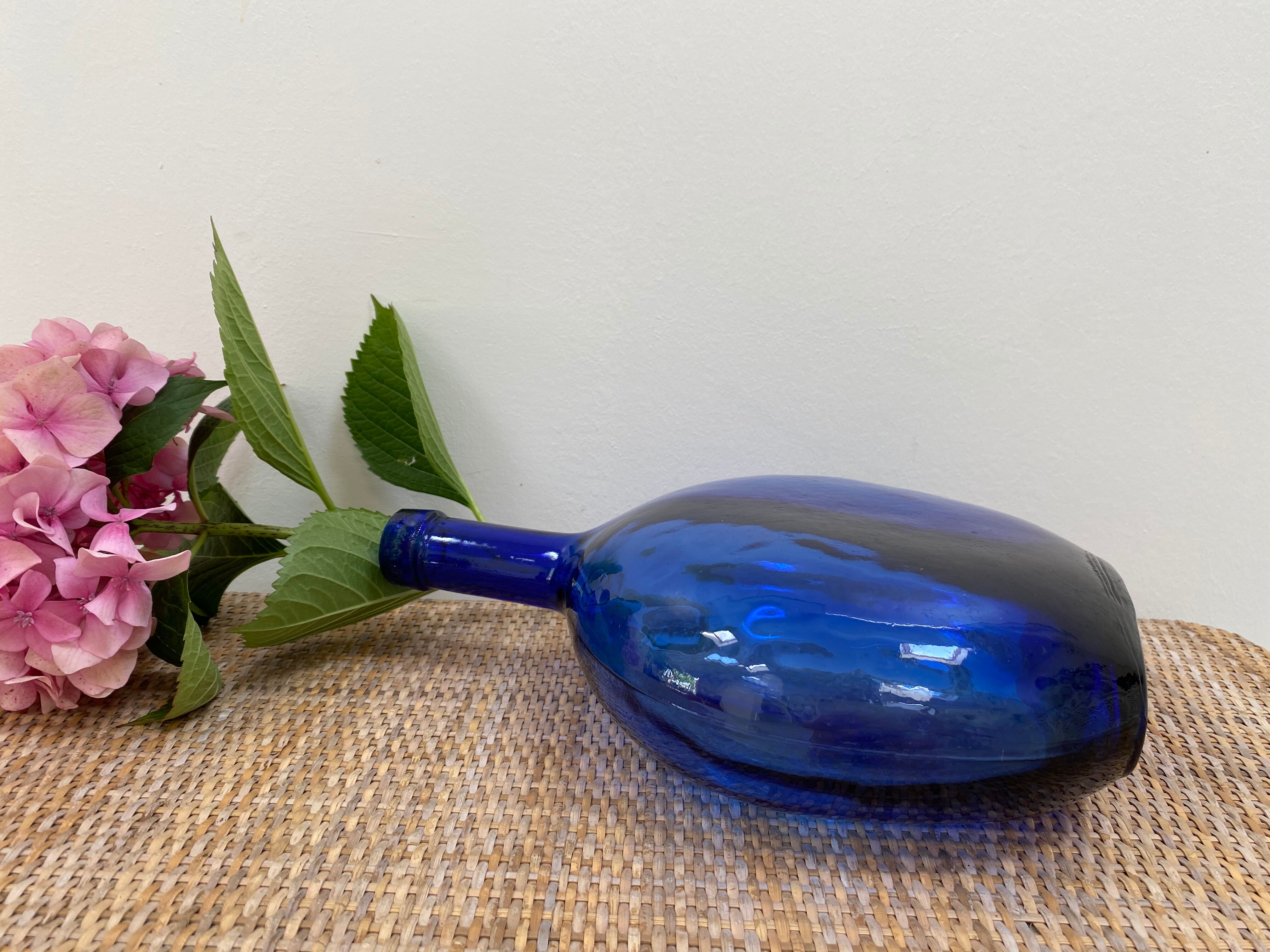 Carafe / vase / lady-jeanne in cobalt blue glass