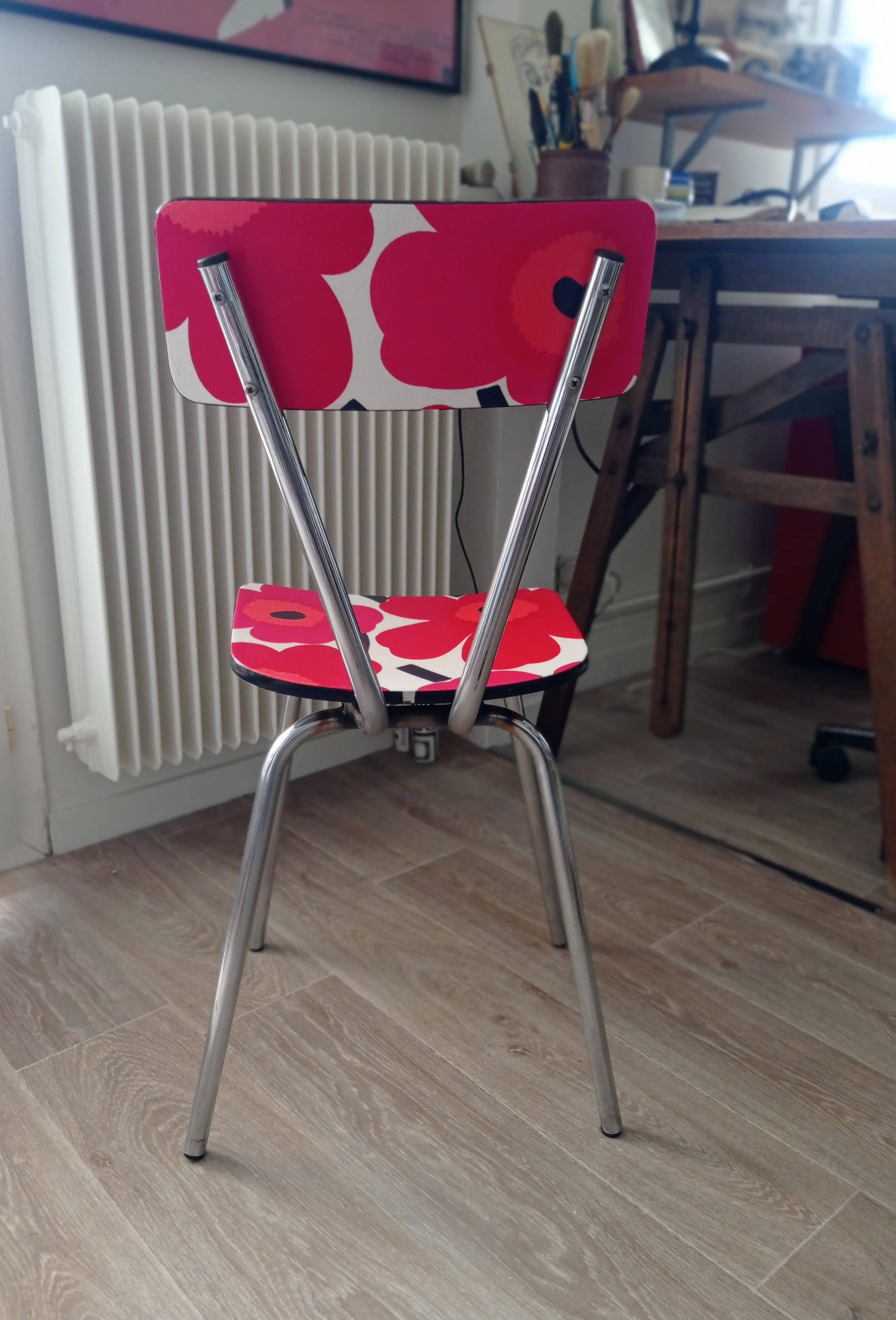 Chaise en formica imprimé Marimekko