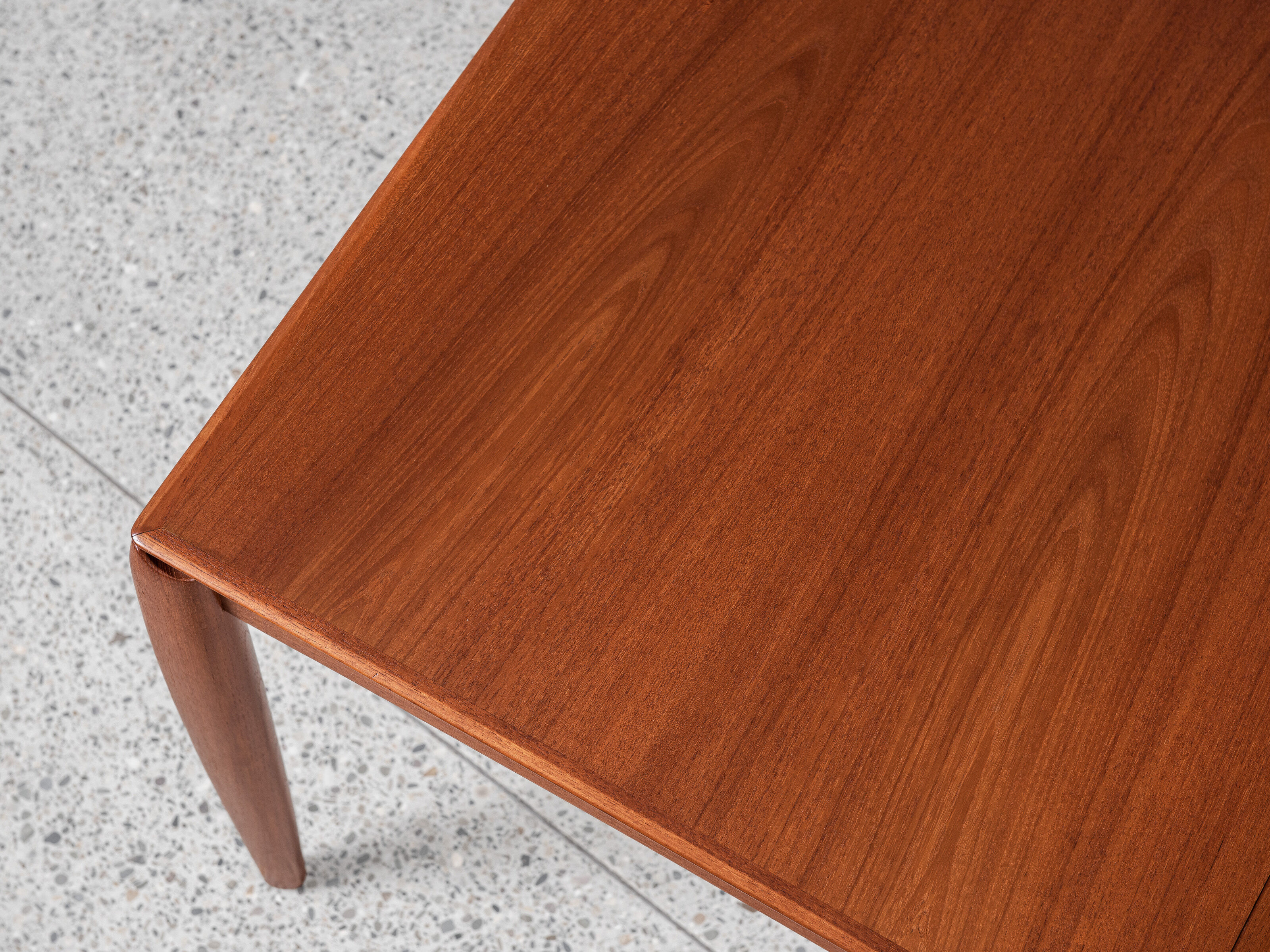 Table à manger danoise des années 1960 en teck par HW Klein pour Bramin