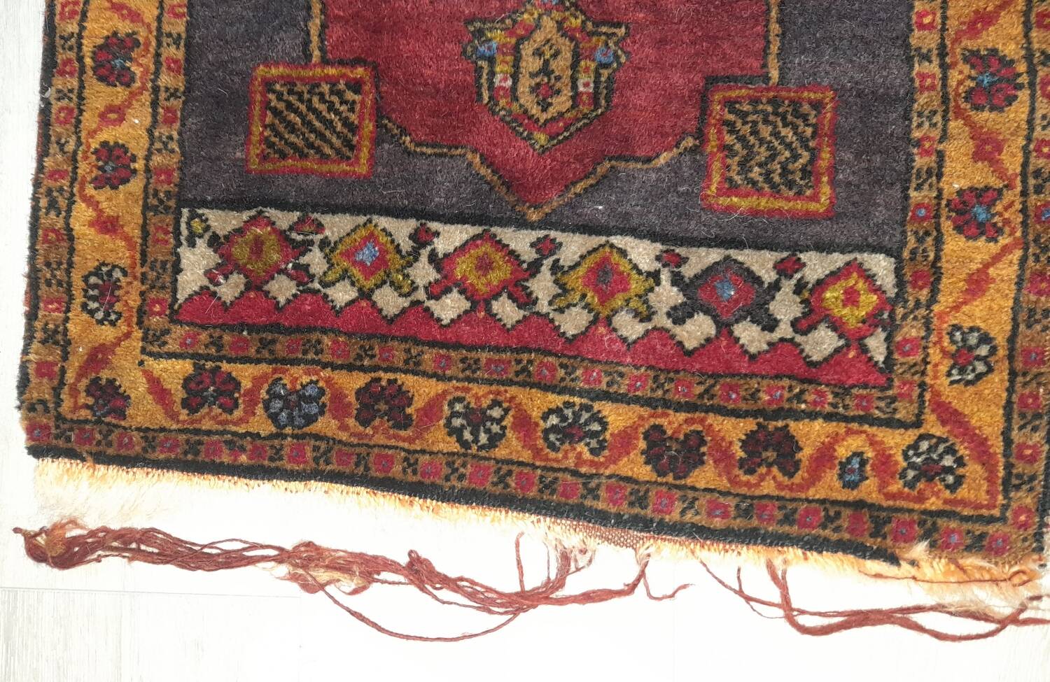 L'âme d'Anatolie : Tapis Tribal Violet Aubergine