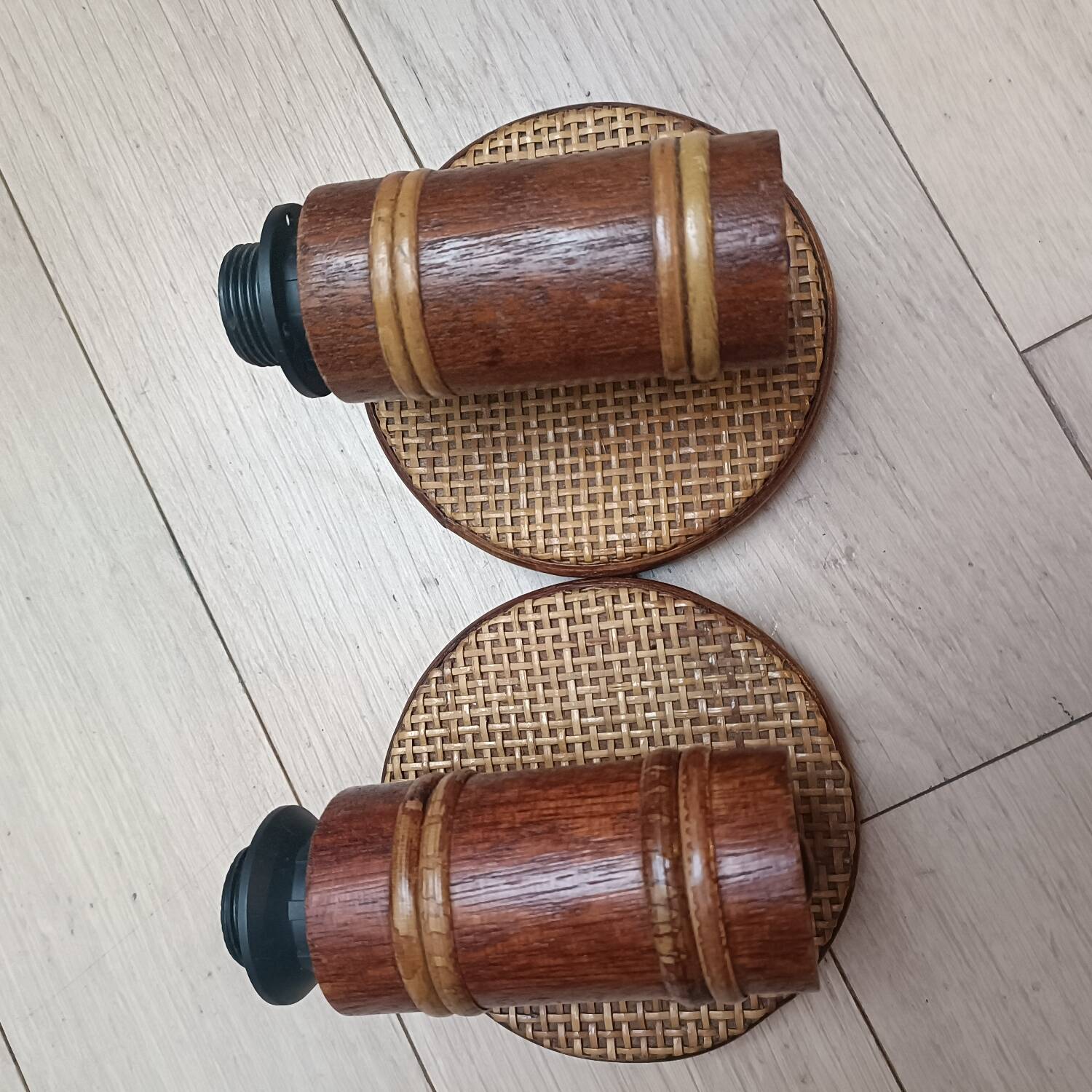 Pair of wall lights in rattan and caning