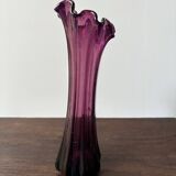 Mid-century vintage purple glass soliflore vase