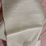 Set of monogrammed towels N
