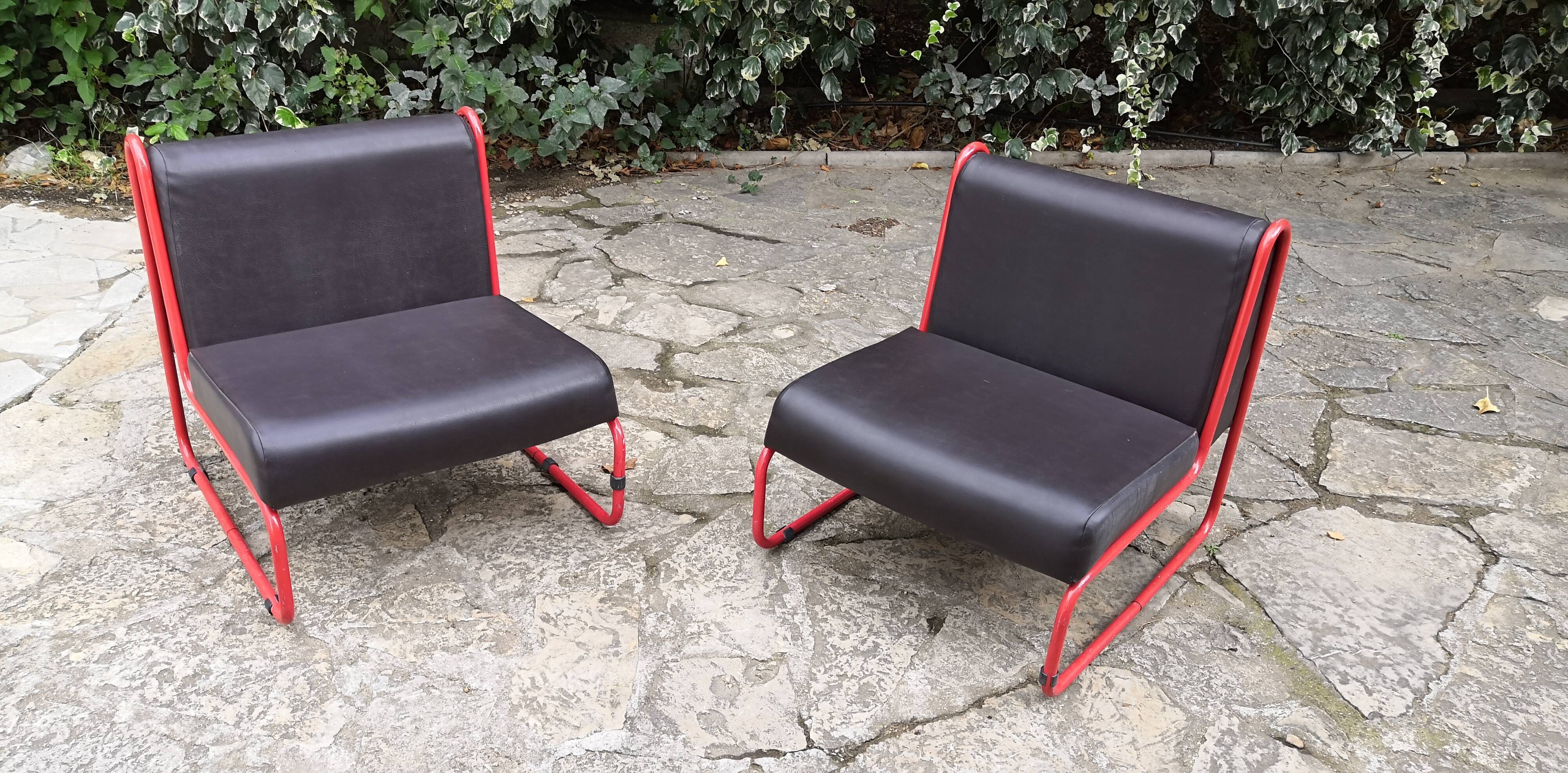 Pair of vintage drivers in red steel and skaï, France 1970