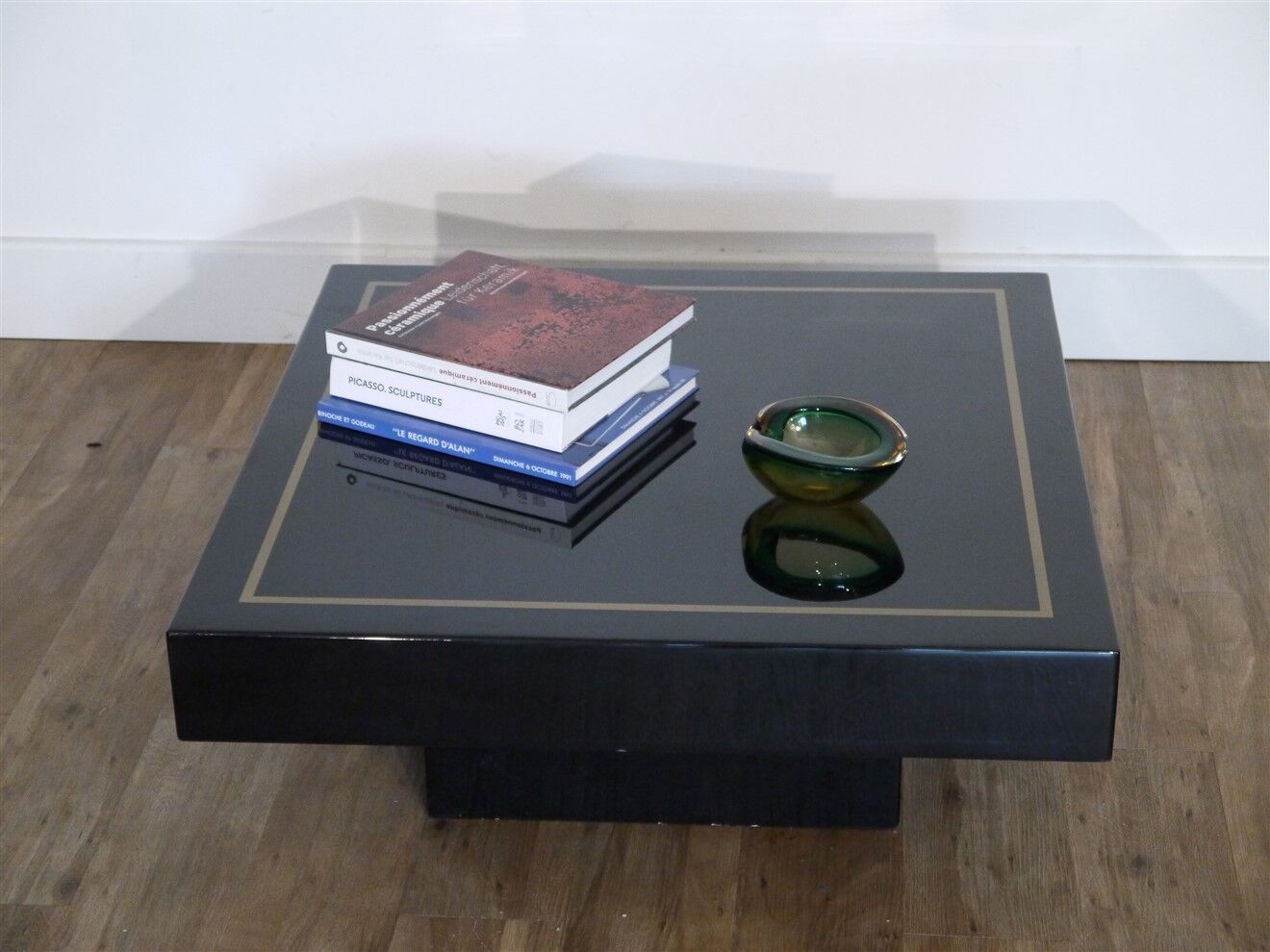 Coffee table in black lacquer 1970