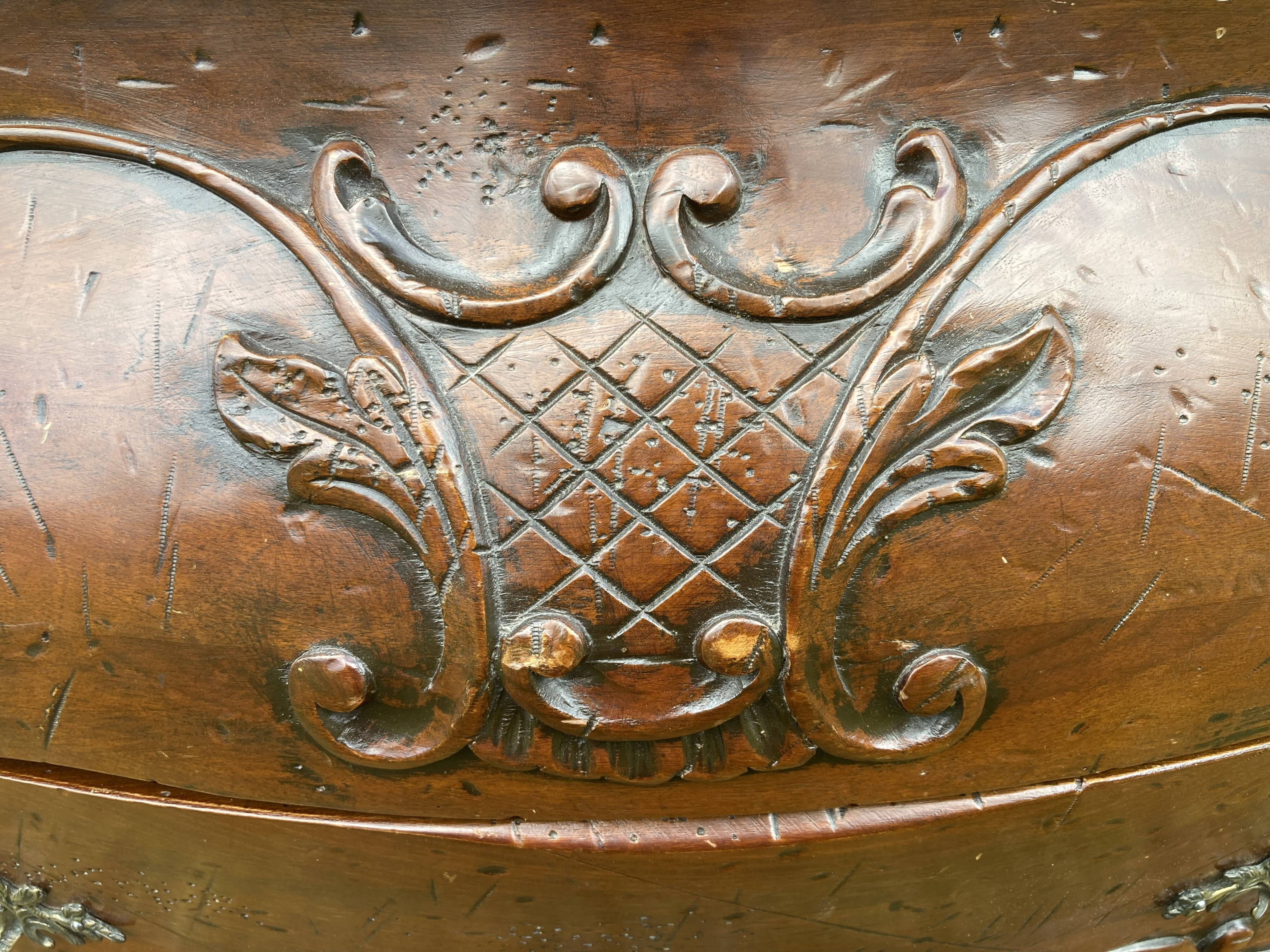 Louis XV style chest of drawers with four drawers