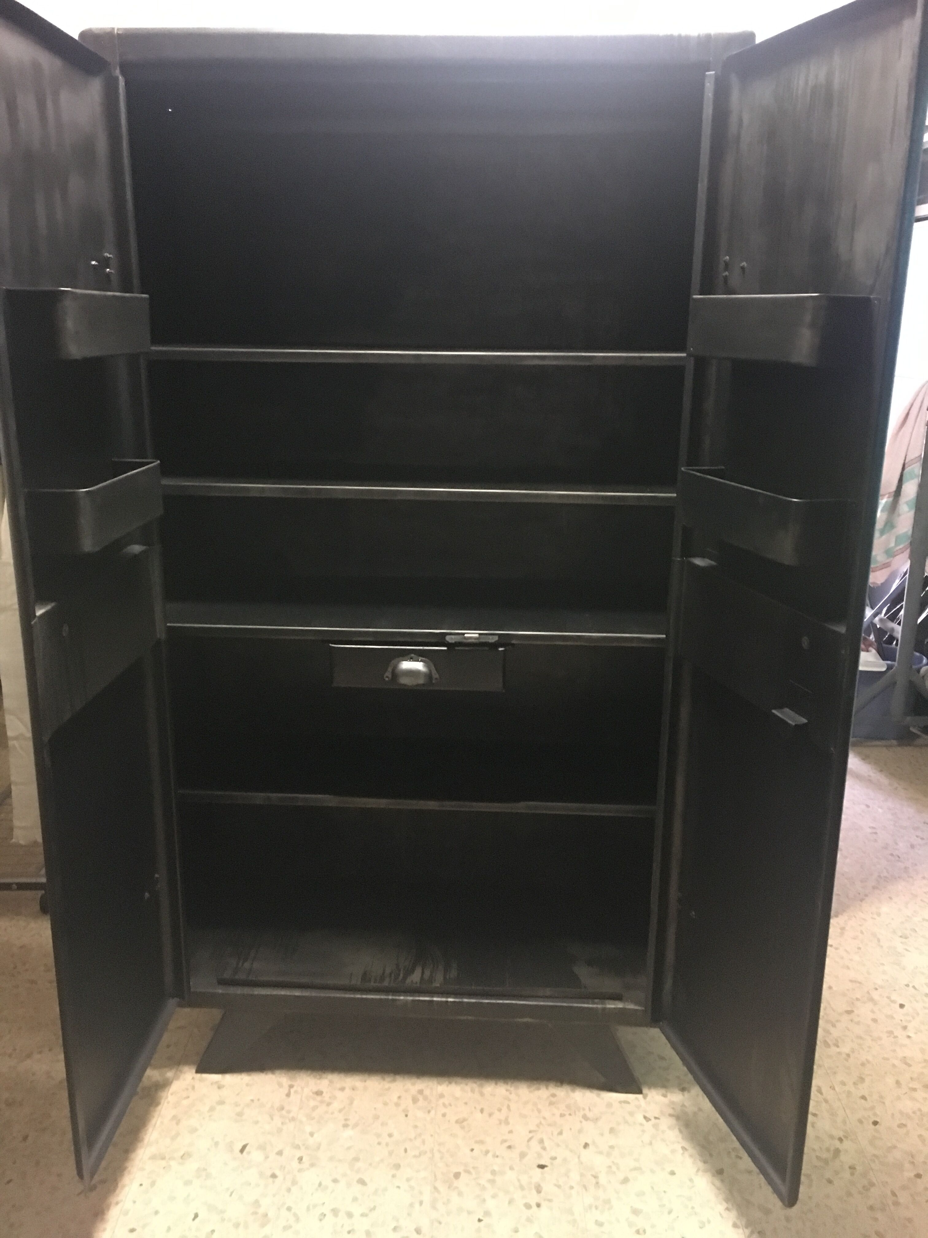 Metal kitchen cabinet from the 1960s