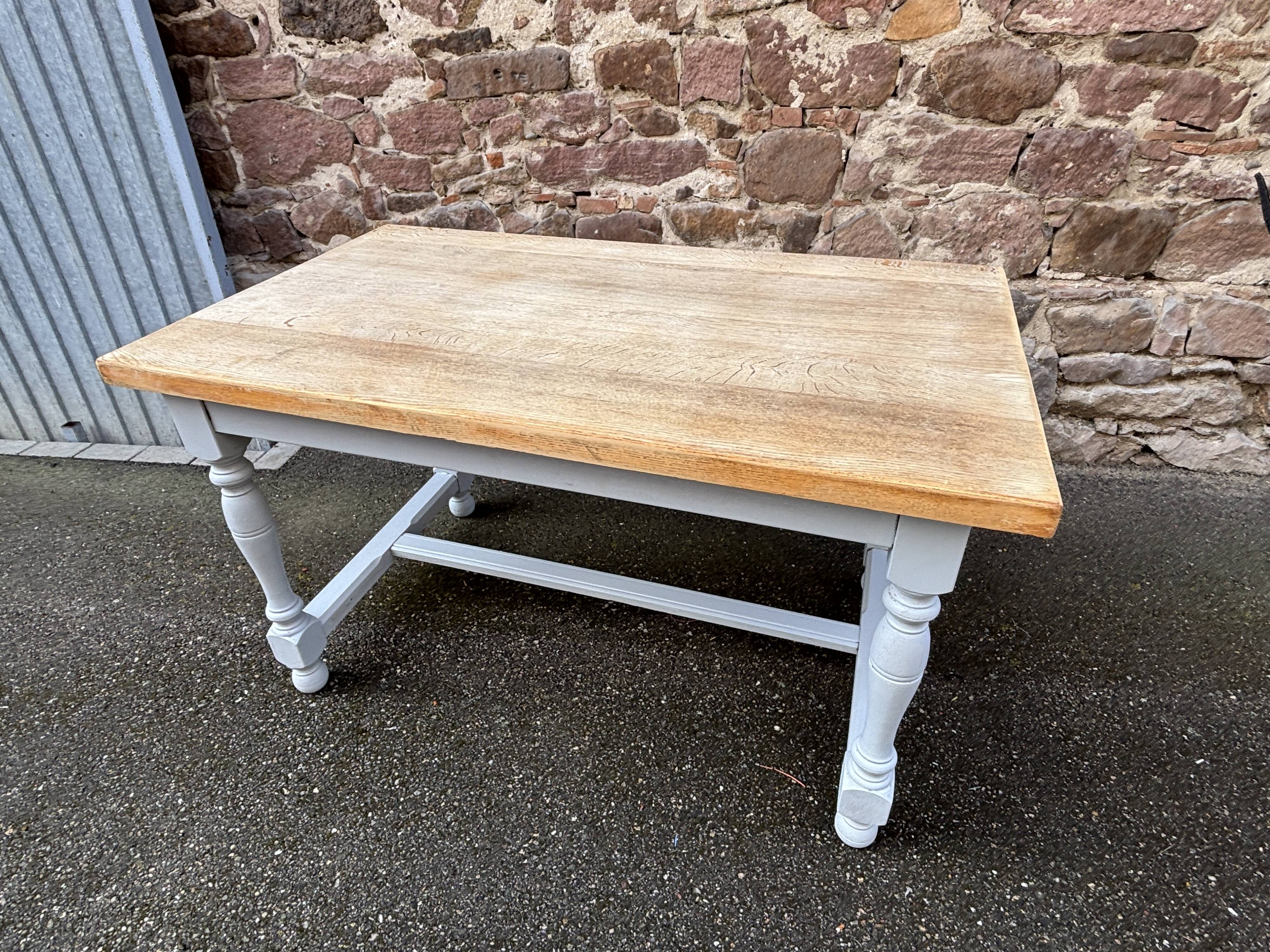 Rustic Provençal oak table
