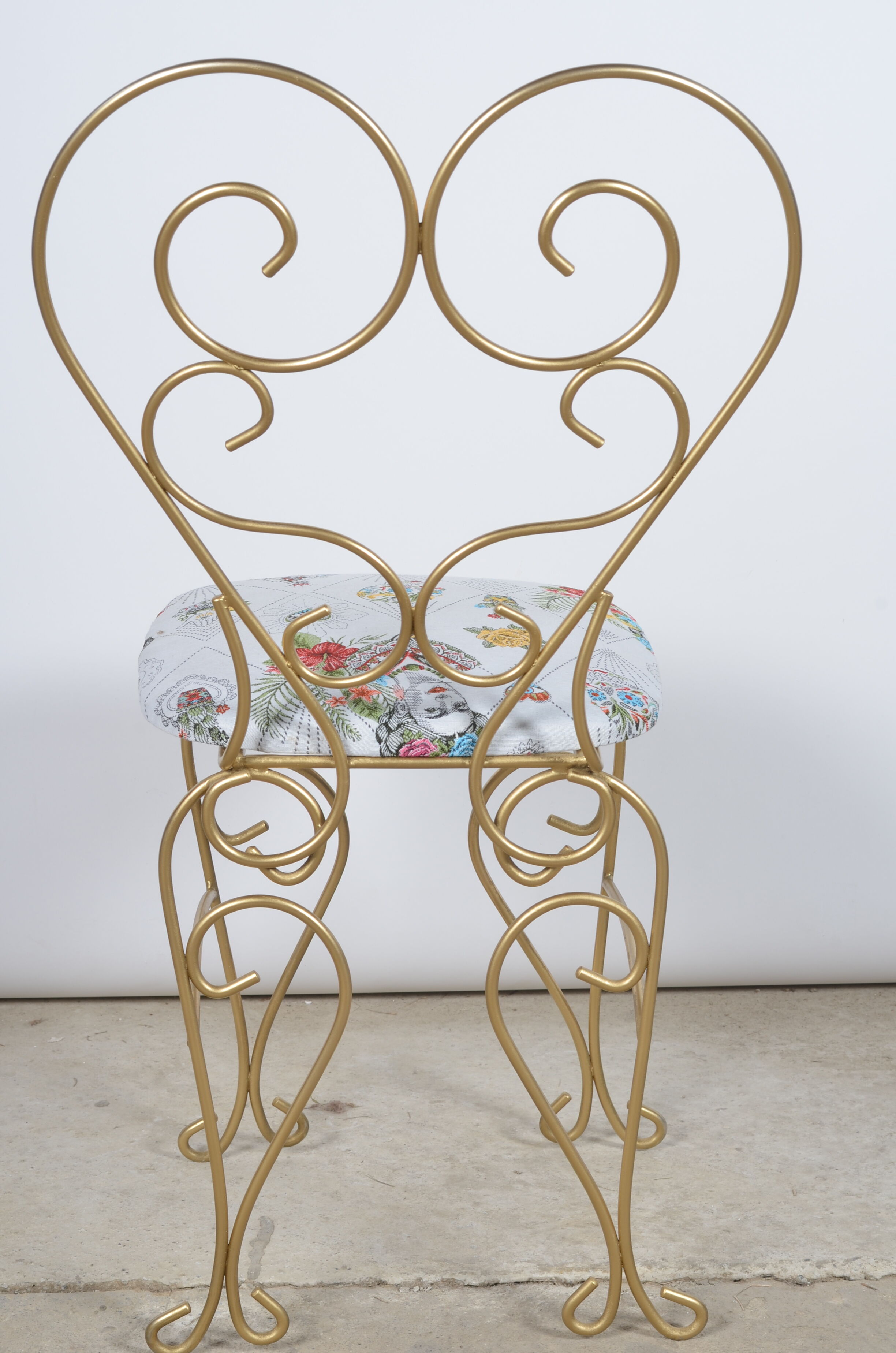 Chaise dossier coeur