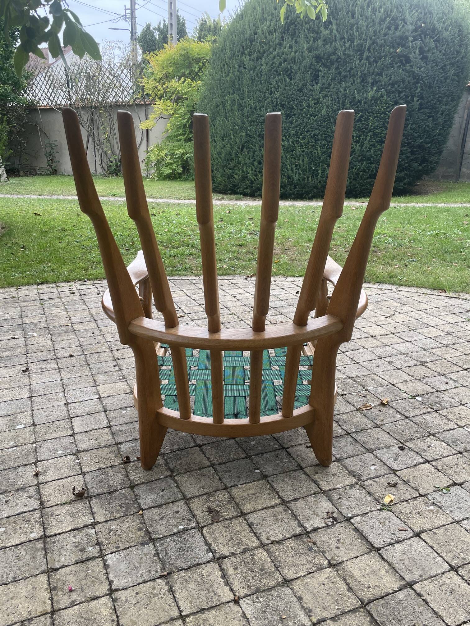 "Grand Repos" armchair in solid oak by Guillerme and Chambron (1960s)