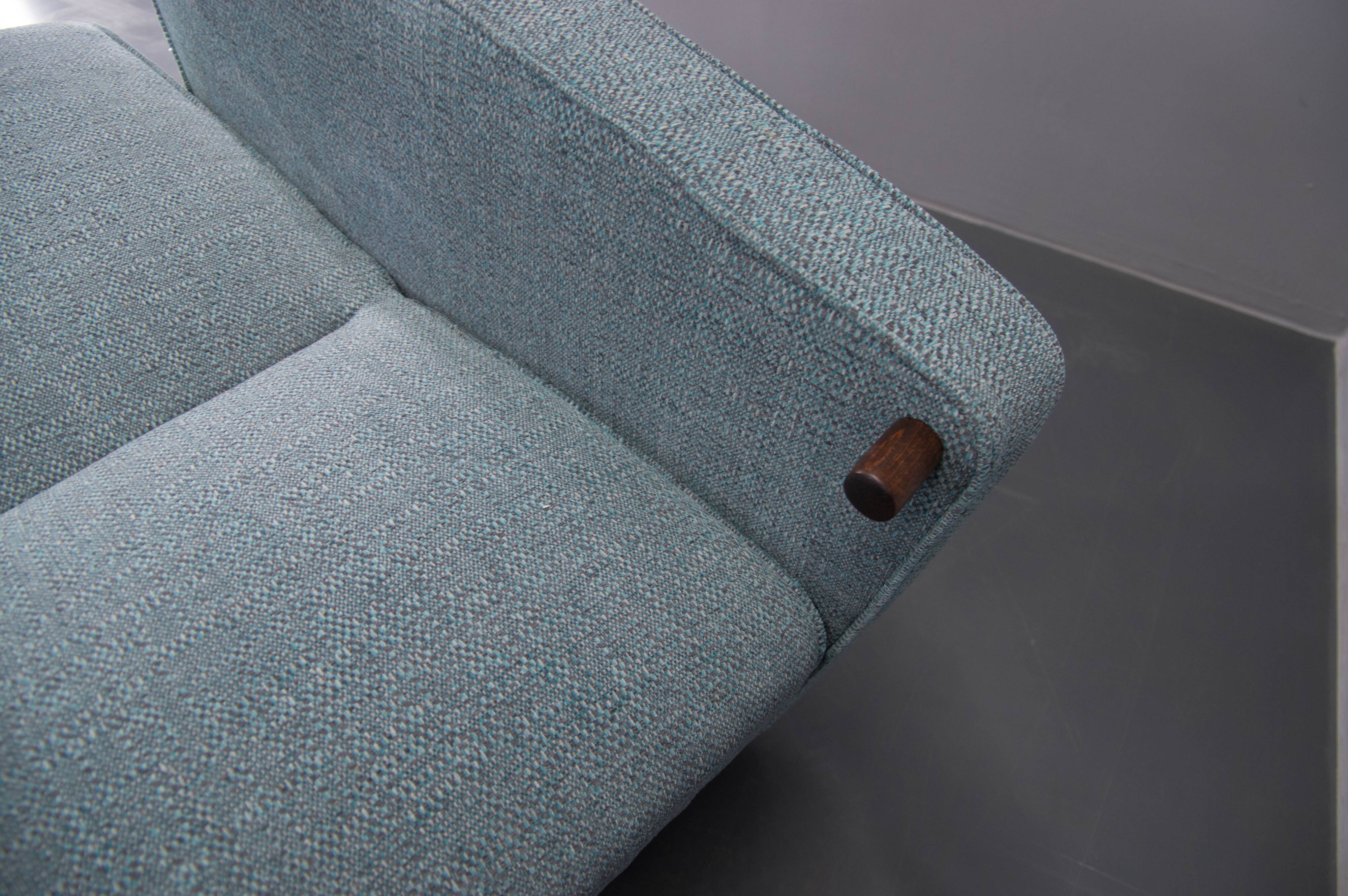 Canapé/lit pliant Art déco nouvellement rembourré par Halabala, années 1930