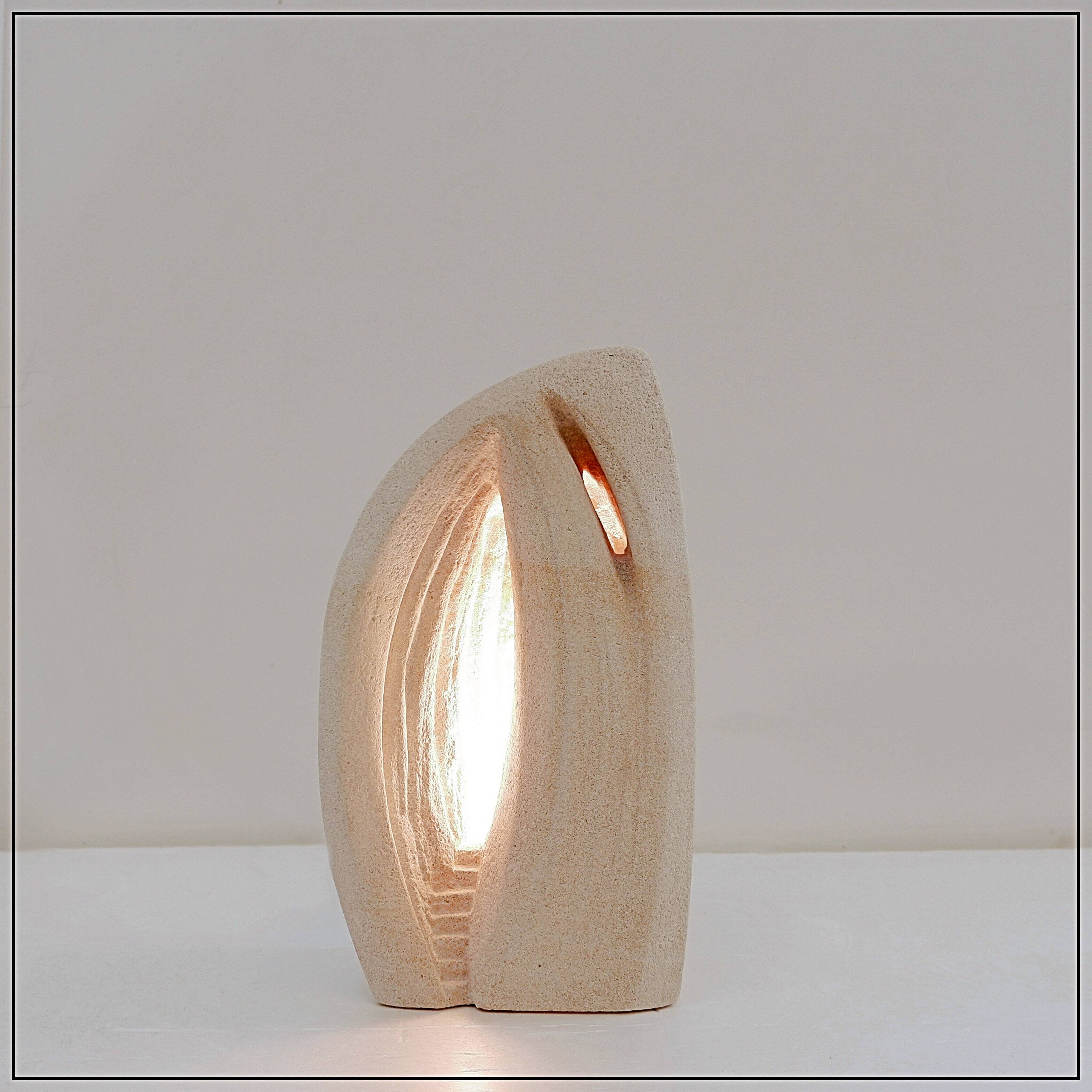 Brutalist carved stone table lamp - Circa 1980