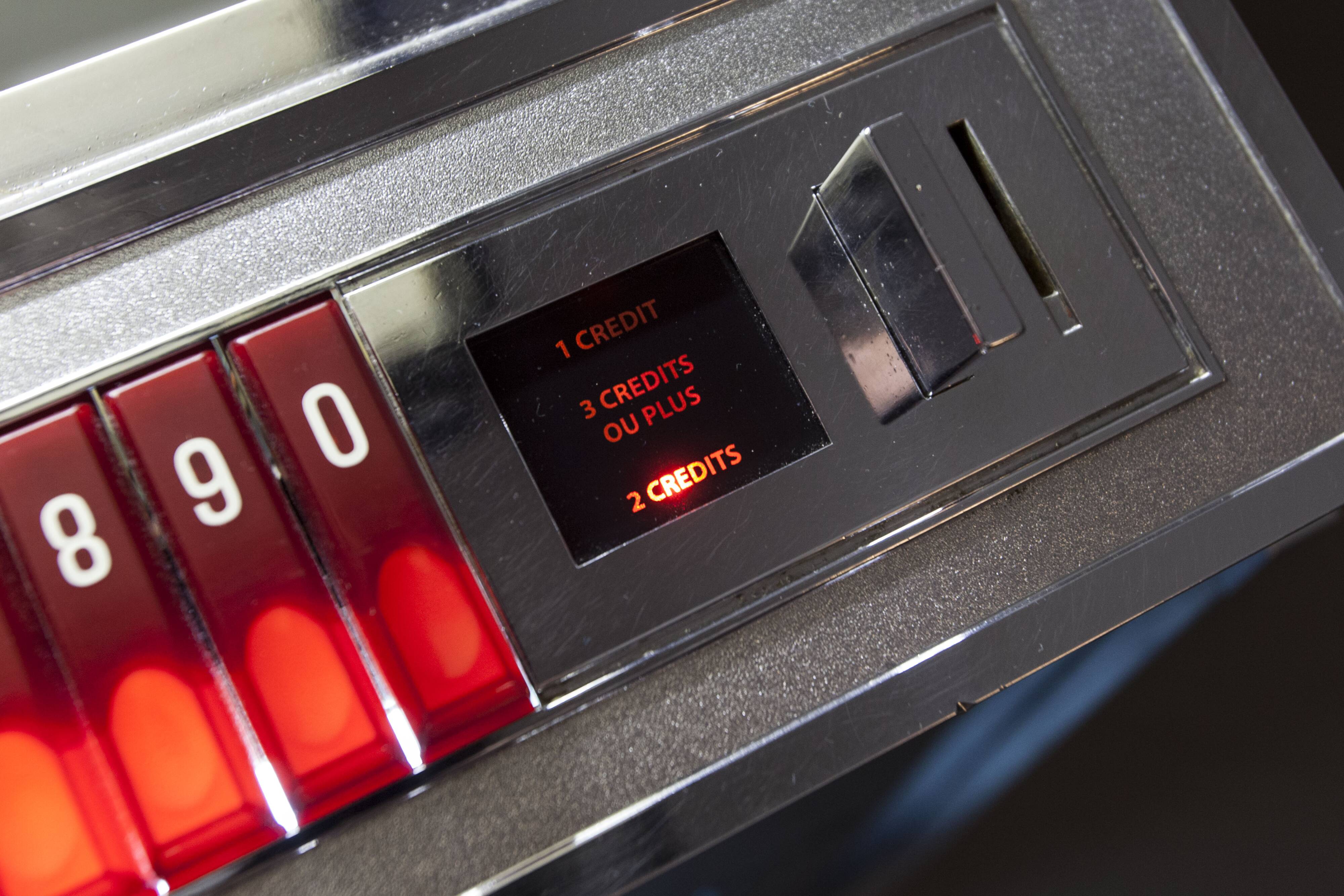 Jukebox Rowe friend from 1963 model "Jal" capa 100 vinyls pop, rock, metal compilation from 1950 to 1990