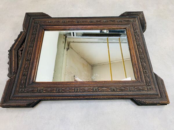 Miroir ''tramp art'' art populaire 103 x 76 cm