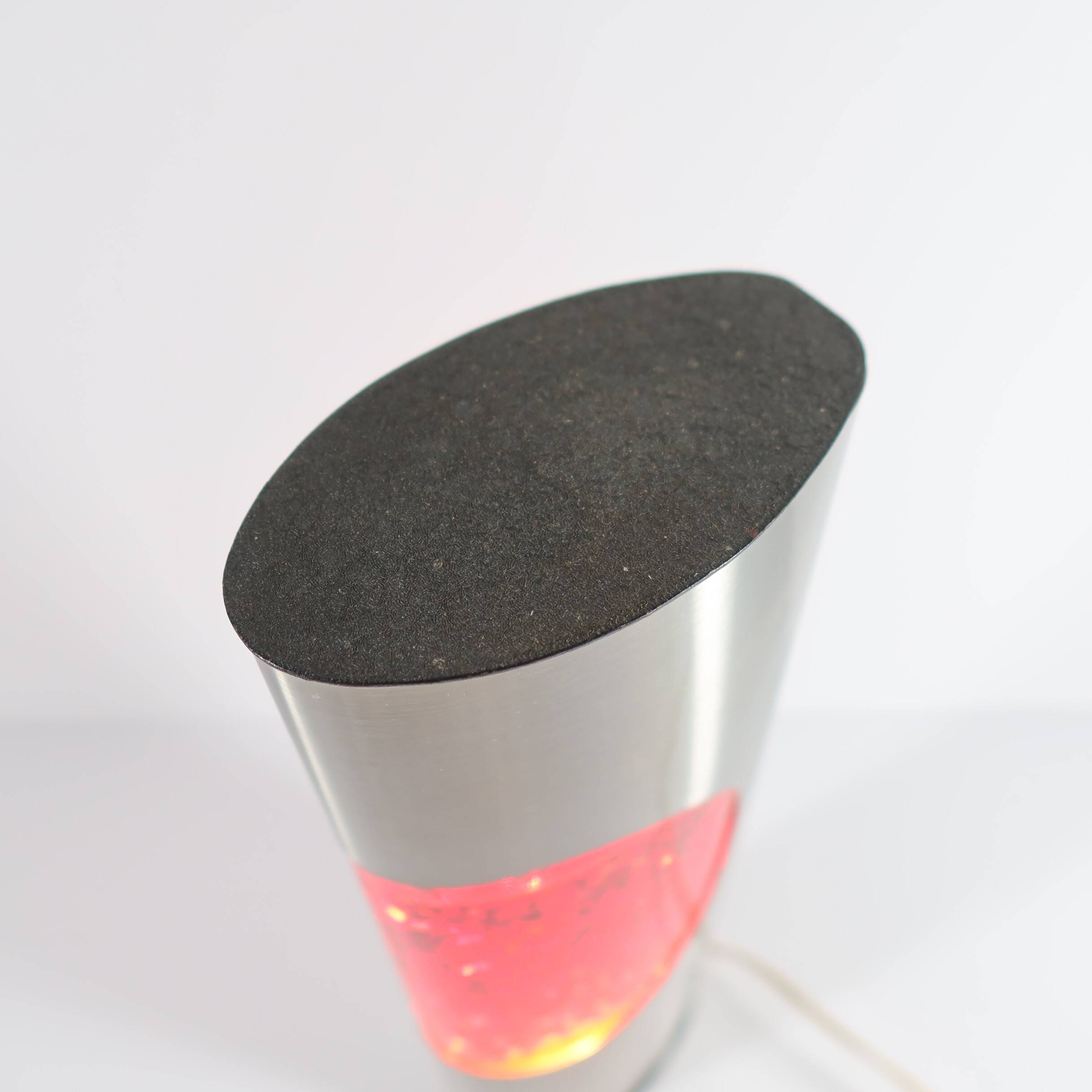 Retro decorative lamp with red glitter – brushed metal design