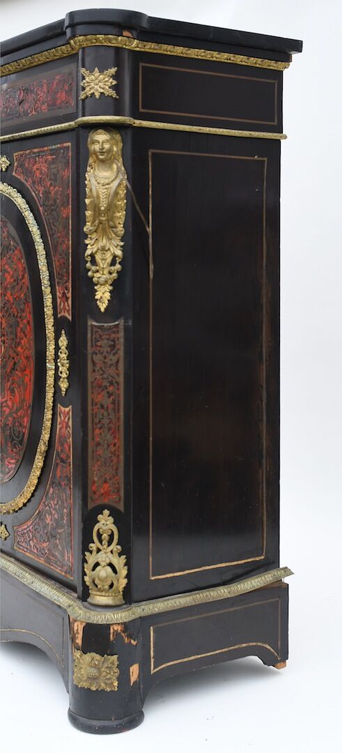 Boulle branding support furniture