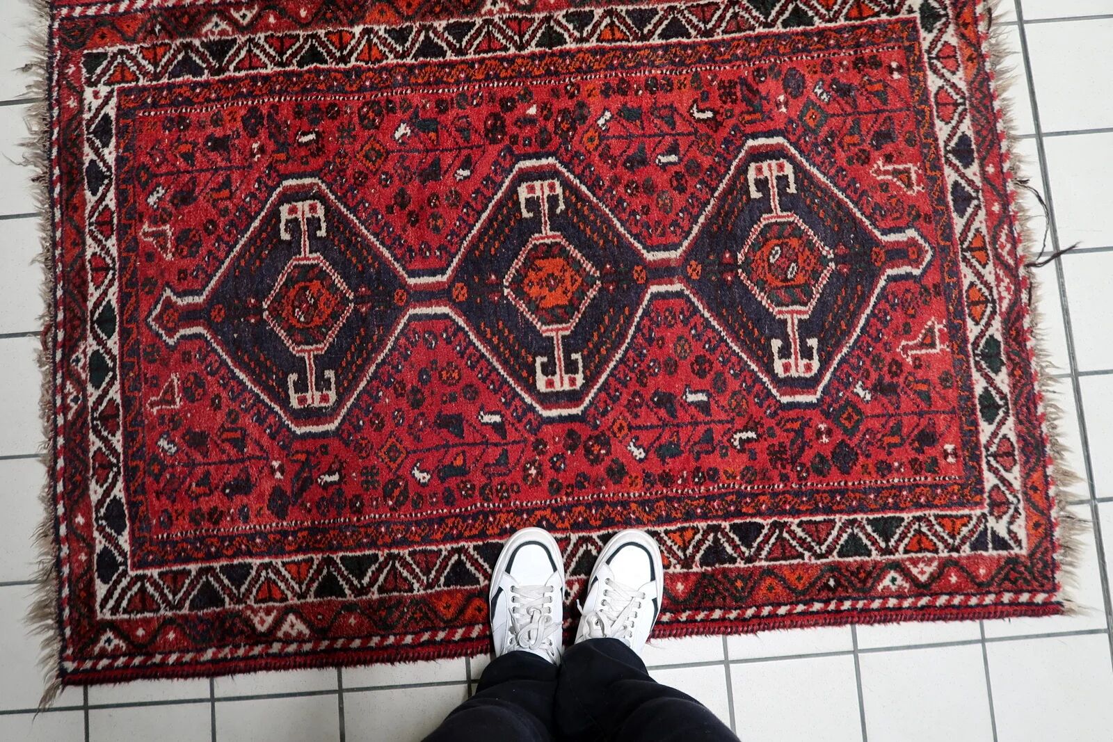 1930s Handmade Wool Rug with Three Medallions, 114 × 159 cm - 1C1294