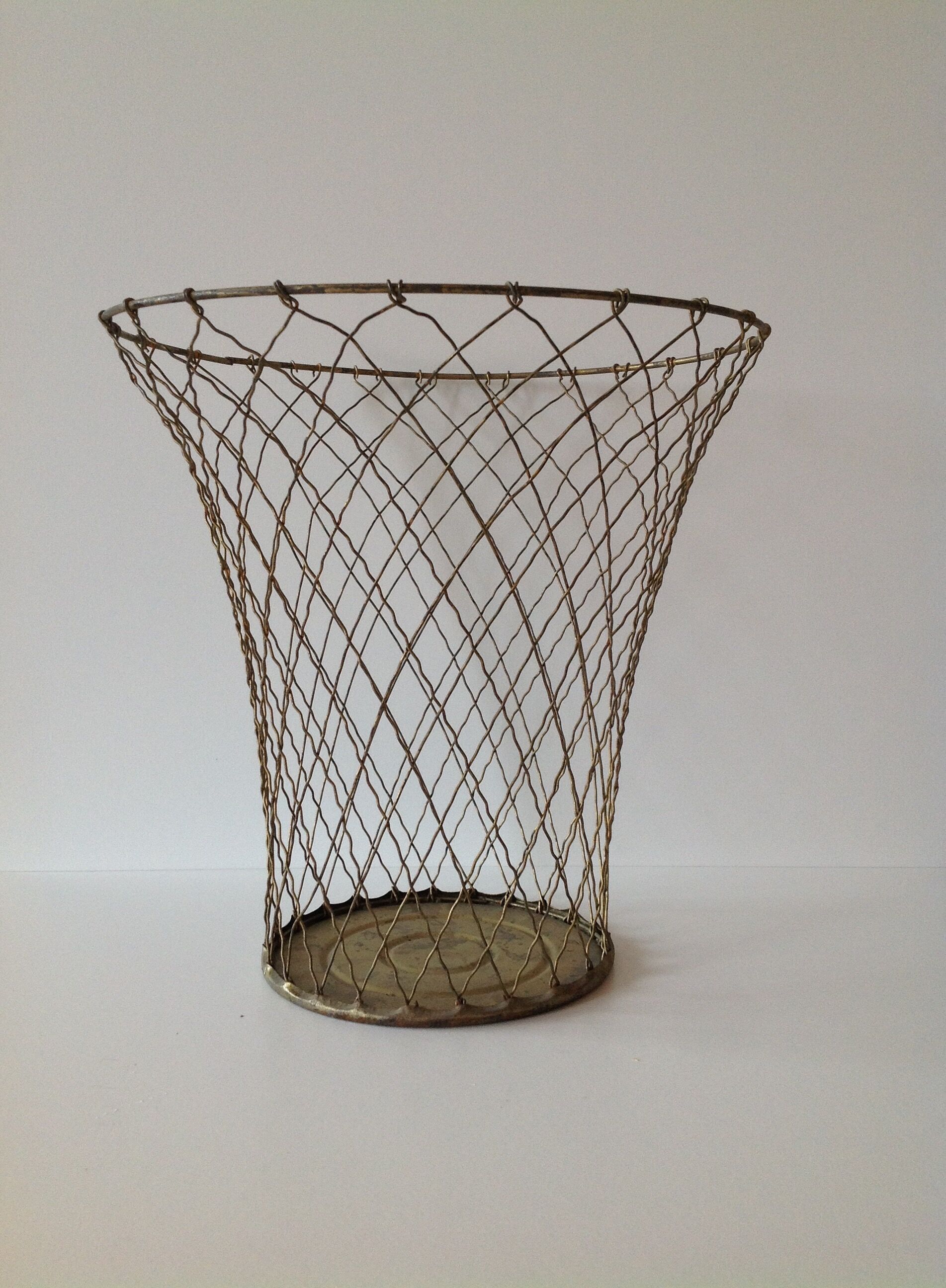 Wastepaper basket