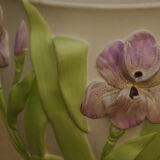 Pot cover with earthenware column