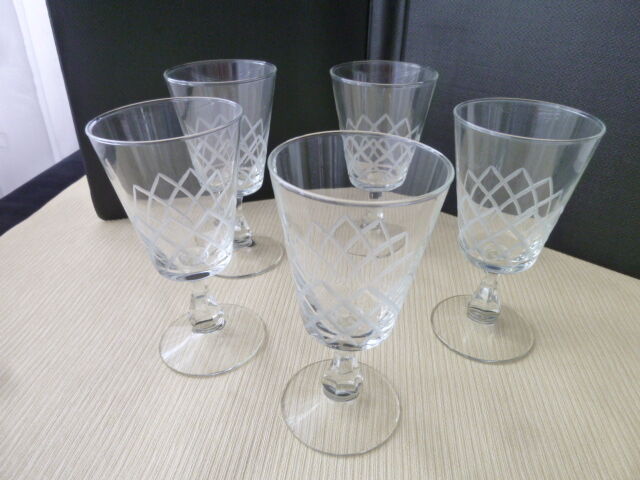 Set de 5 verres à vin en verre décor gravé croisillons