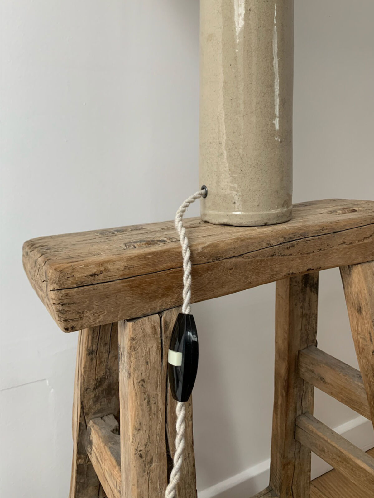 Sandstone lamp and jute string
