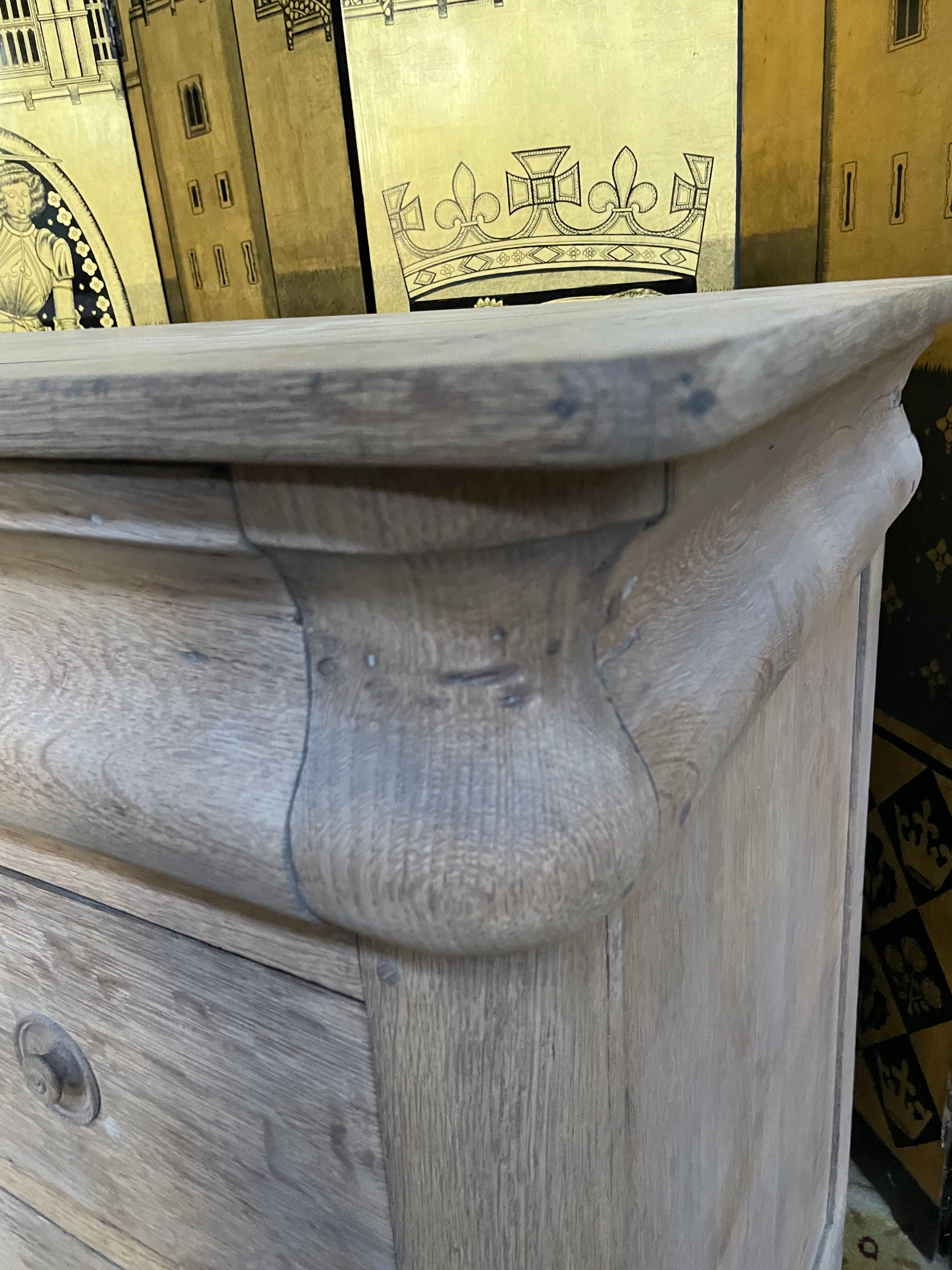 Chest of drawers in solid oak Louis Philippe aero erased 19th