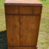 Kitchen cabinet