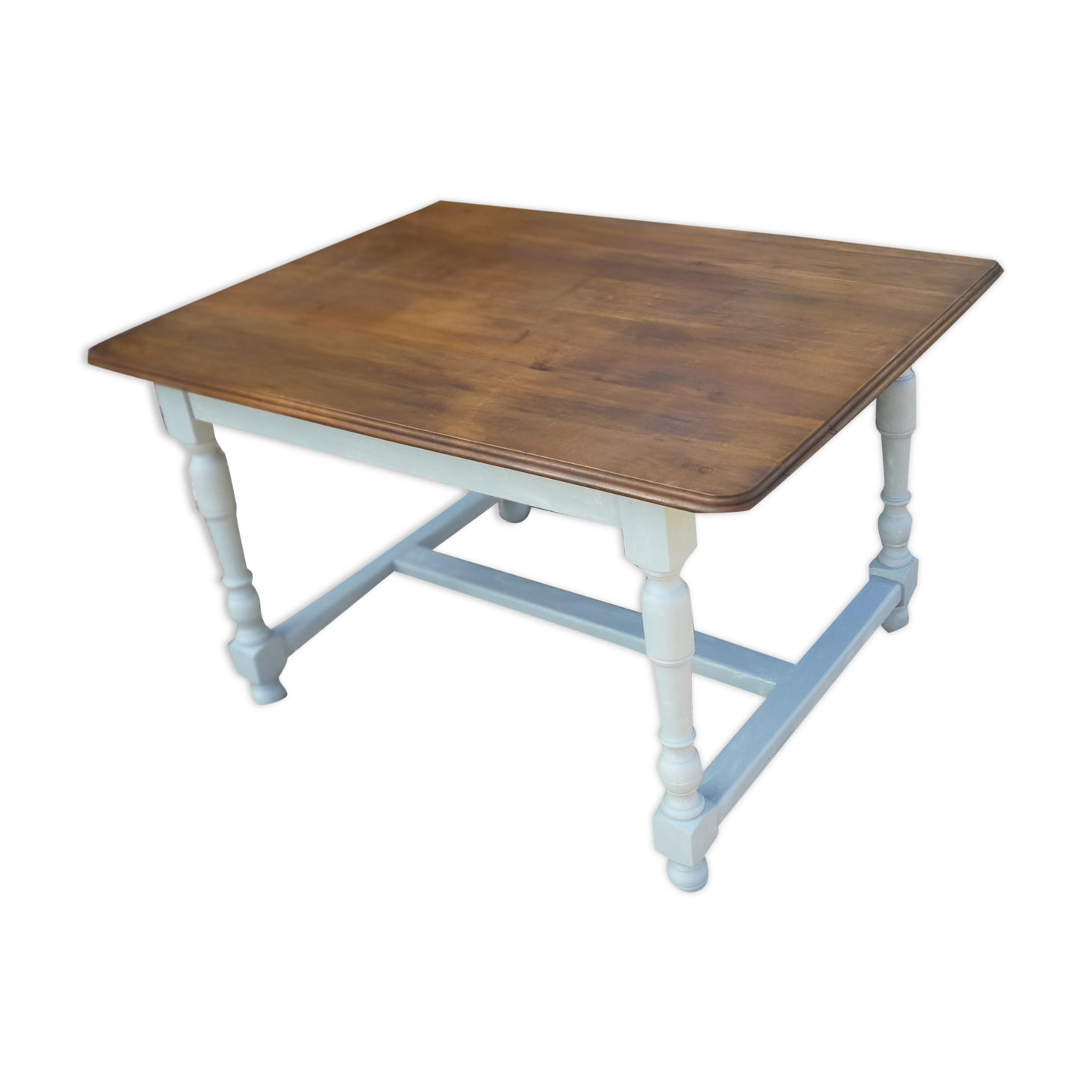 Table on walnut