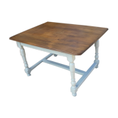 Table on walnut