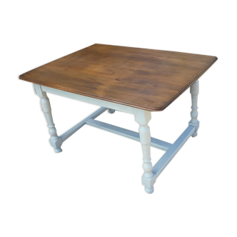 Table on walnut