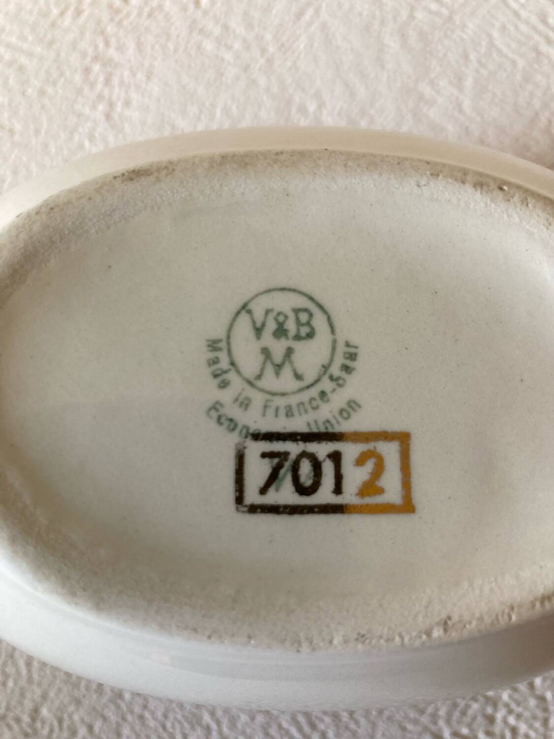 Villeroy and Boch gravy boat, 1950s, cream and gold