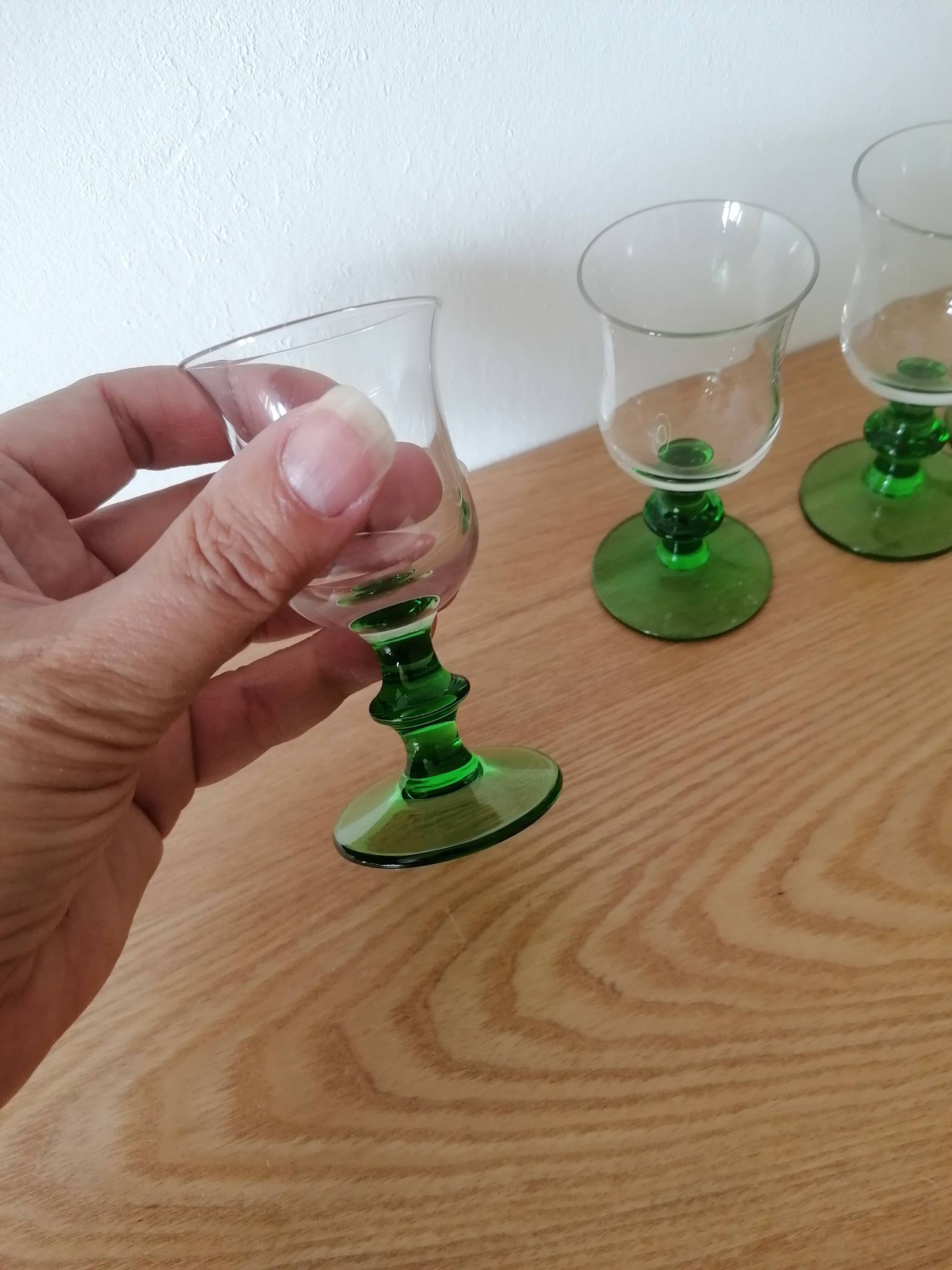 6 verres de liqueur à pied vert