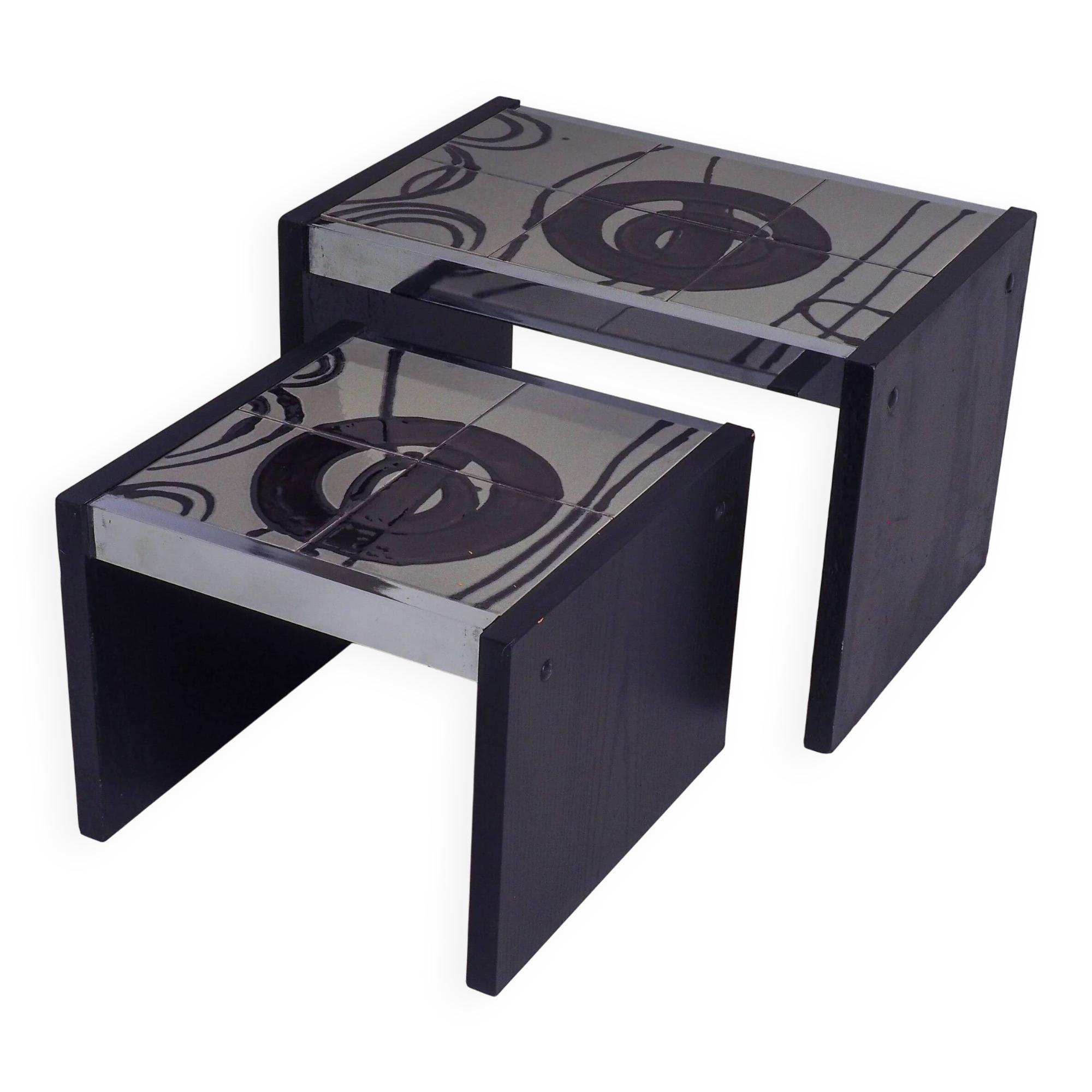 Set of 2 tiled nesting side tables
