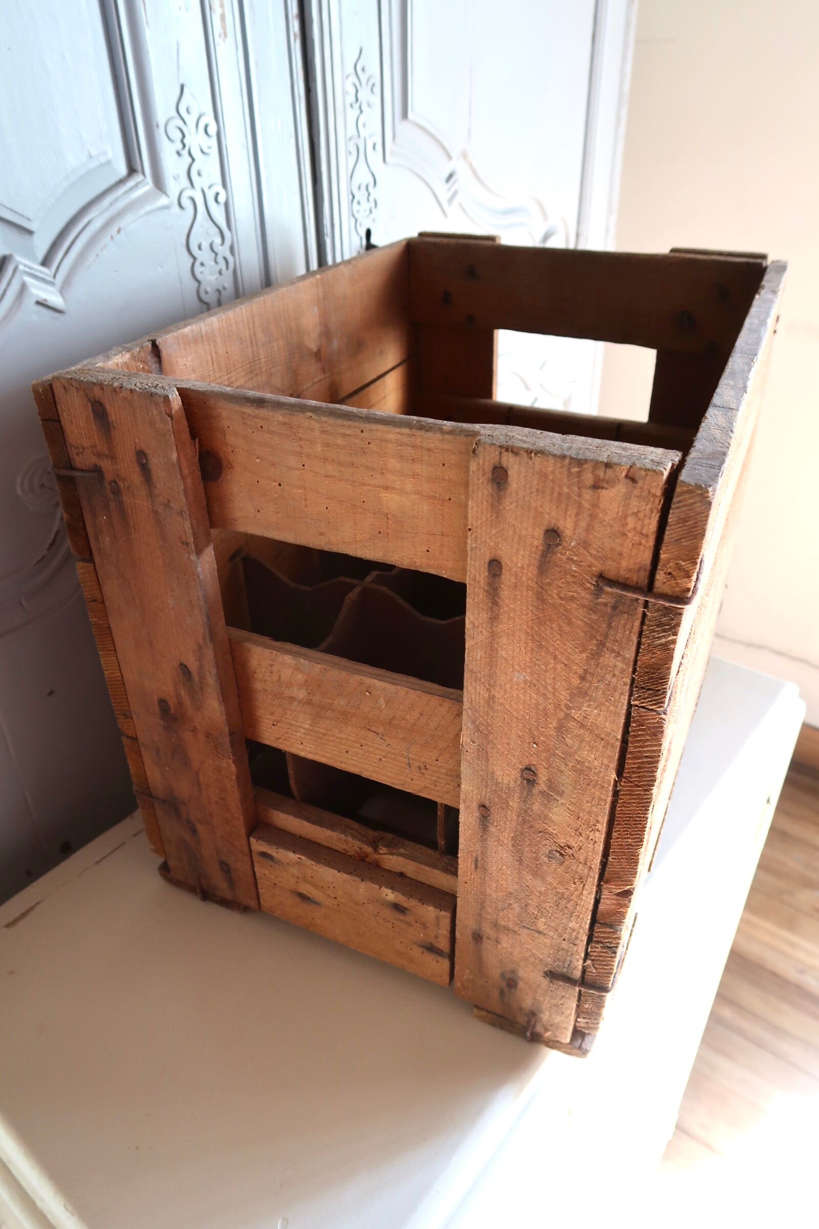 Wooden bottle locker box