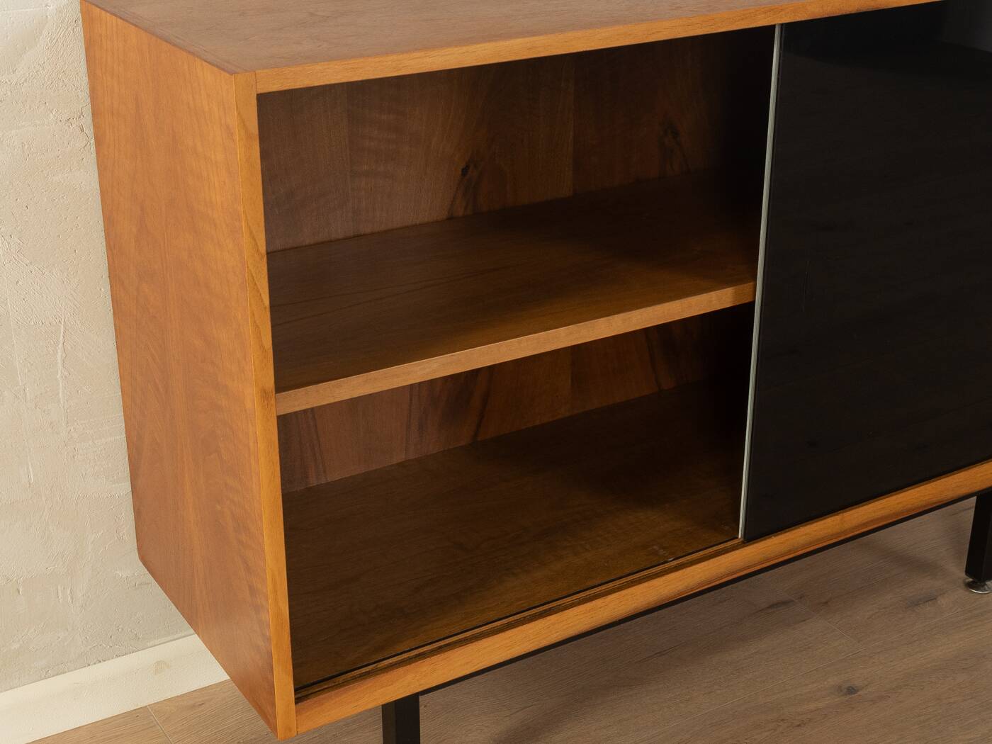 Commode classique des années 1950