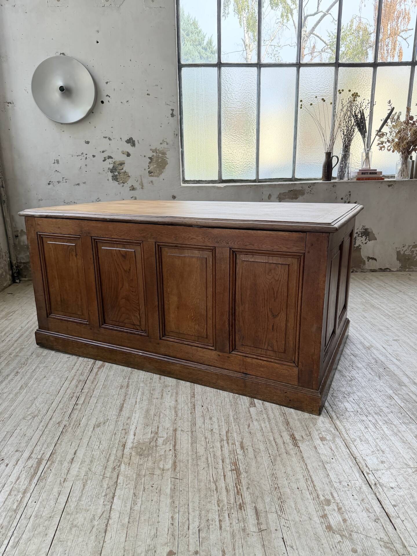 Counter or desk in oak from the 1950s.