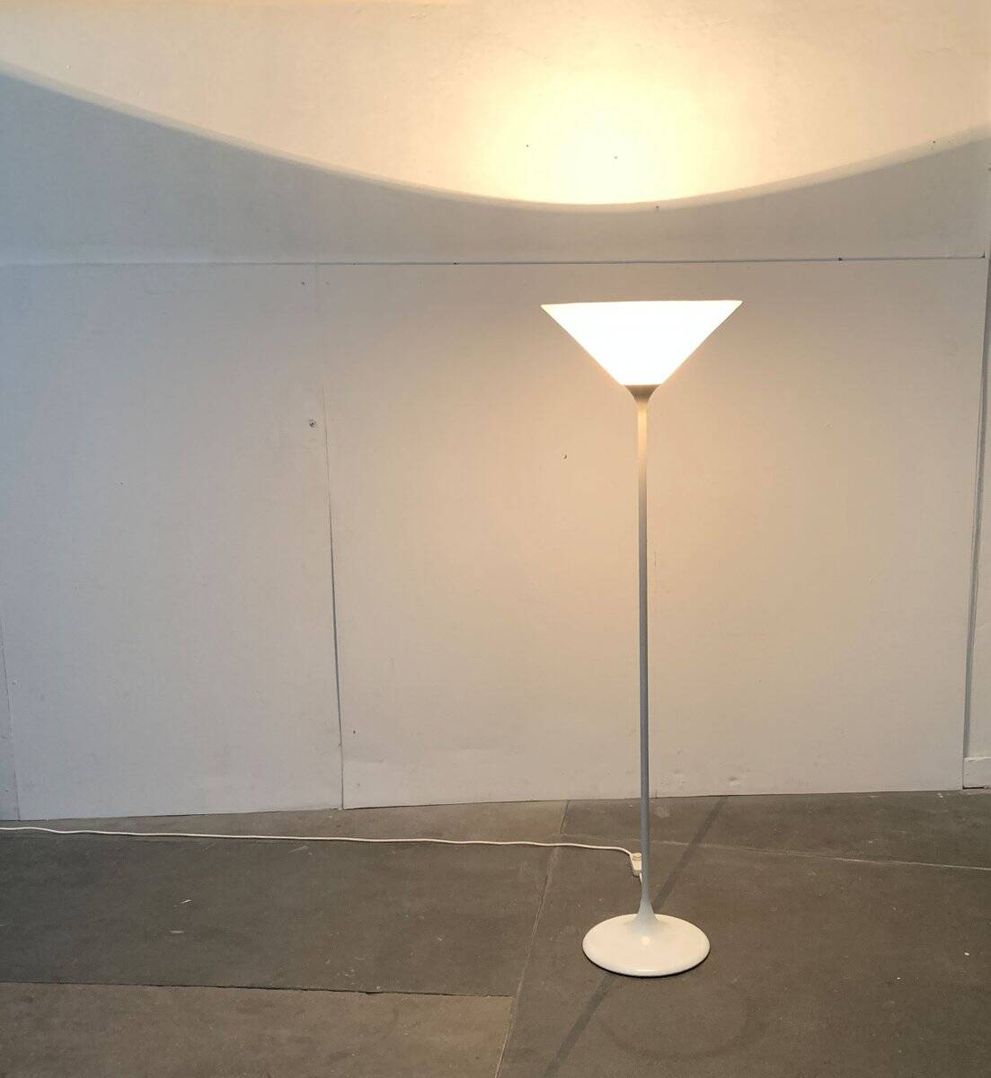 Swiss minimalist floor lamp from the mid-century by Temde, 1960s.