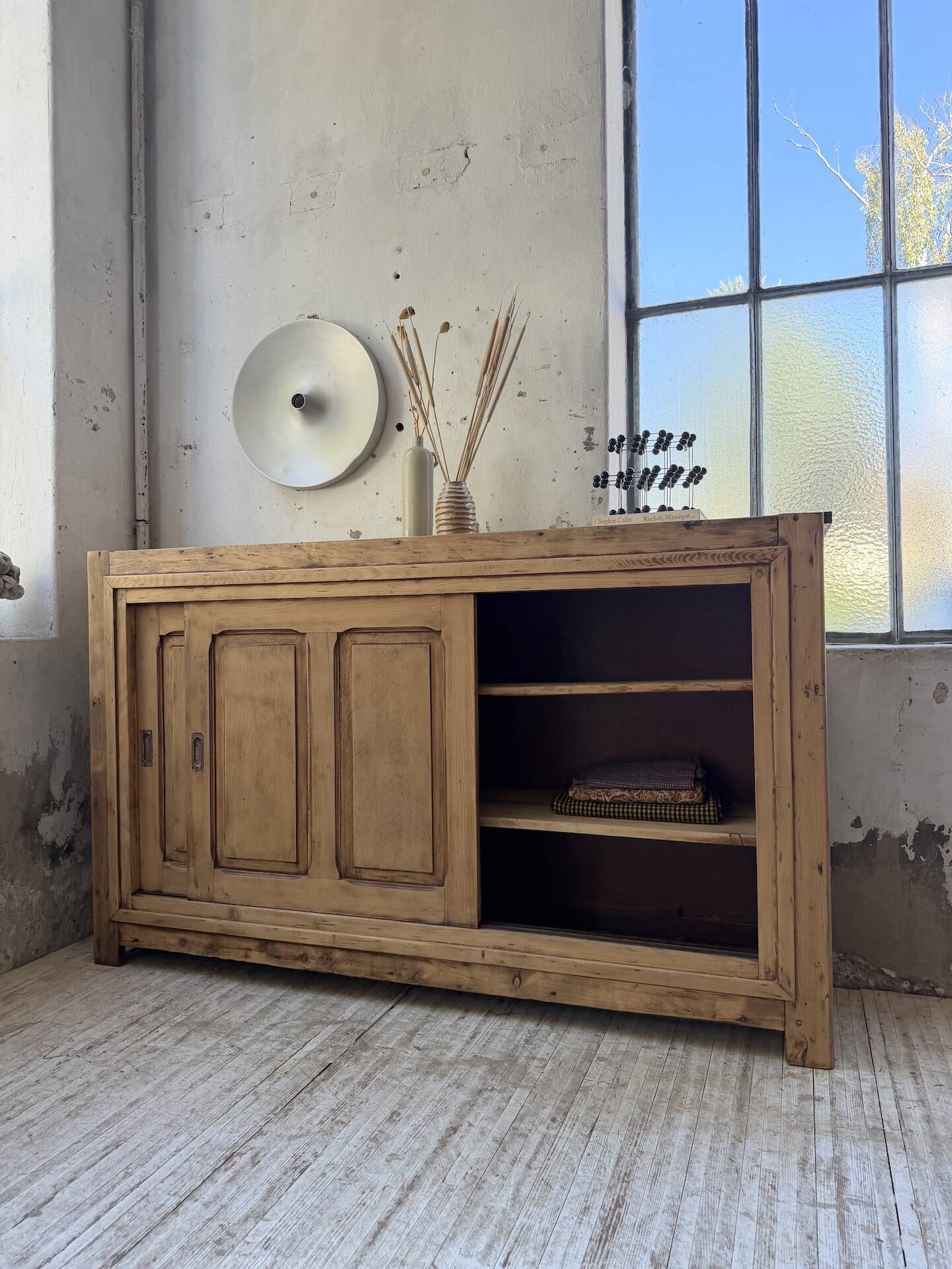 Enfilade with sliding doors from the 1950s