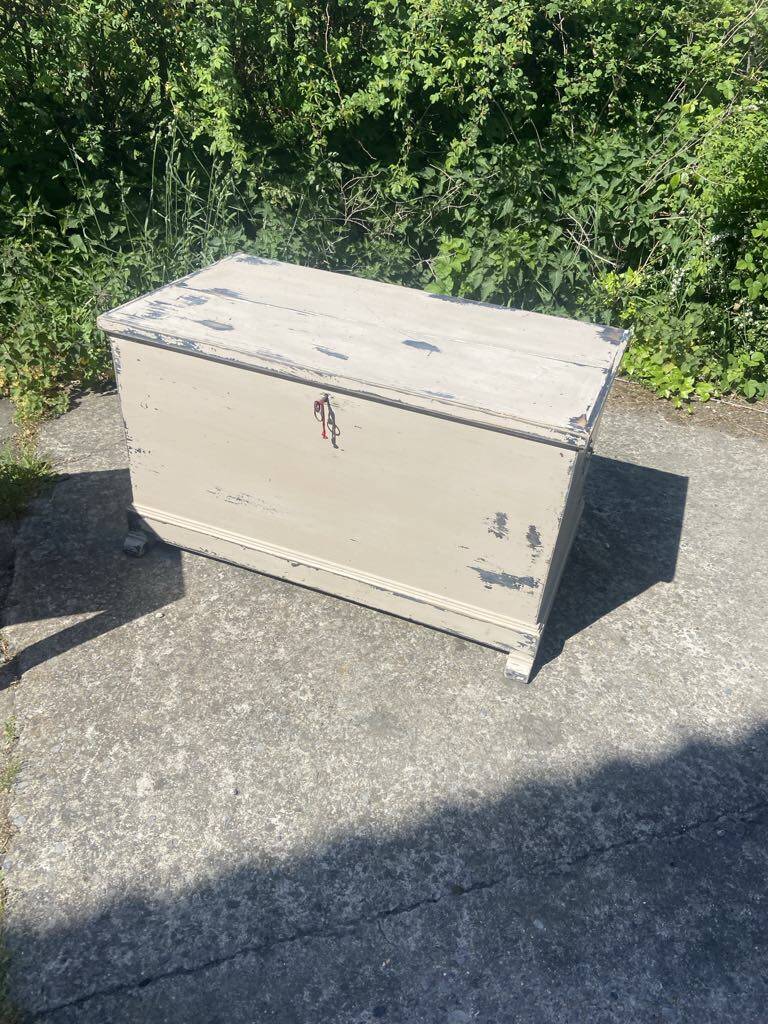 Wooden chest / trunk