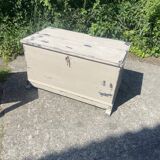Wooden chest / trunk