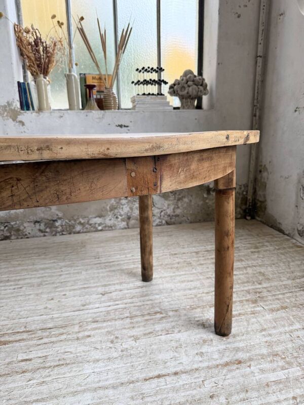 Table de ferme ovale en noyer