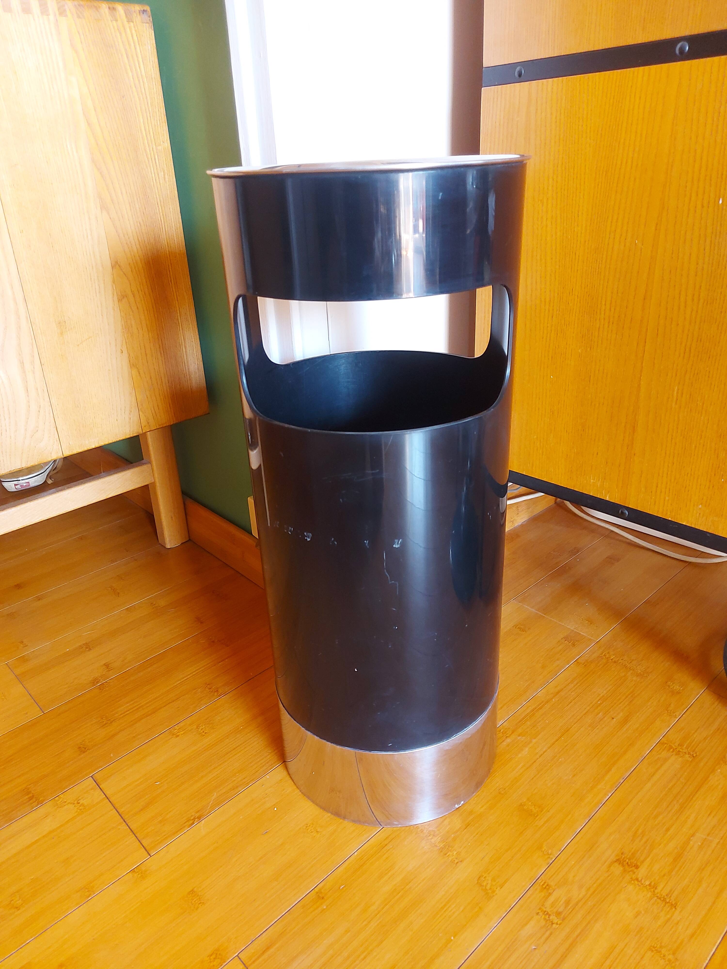 Umbrella stand by, vintage Gino Colombini for Kartell