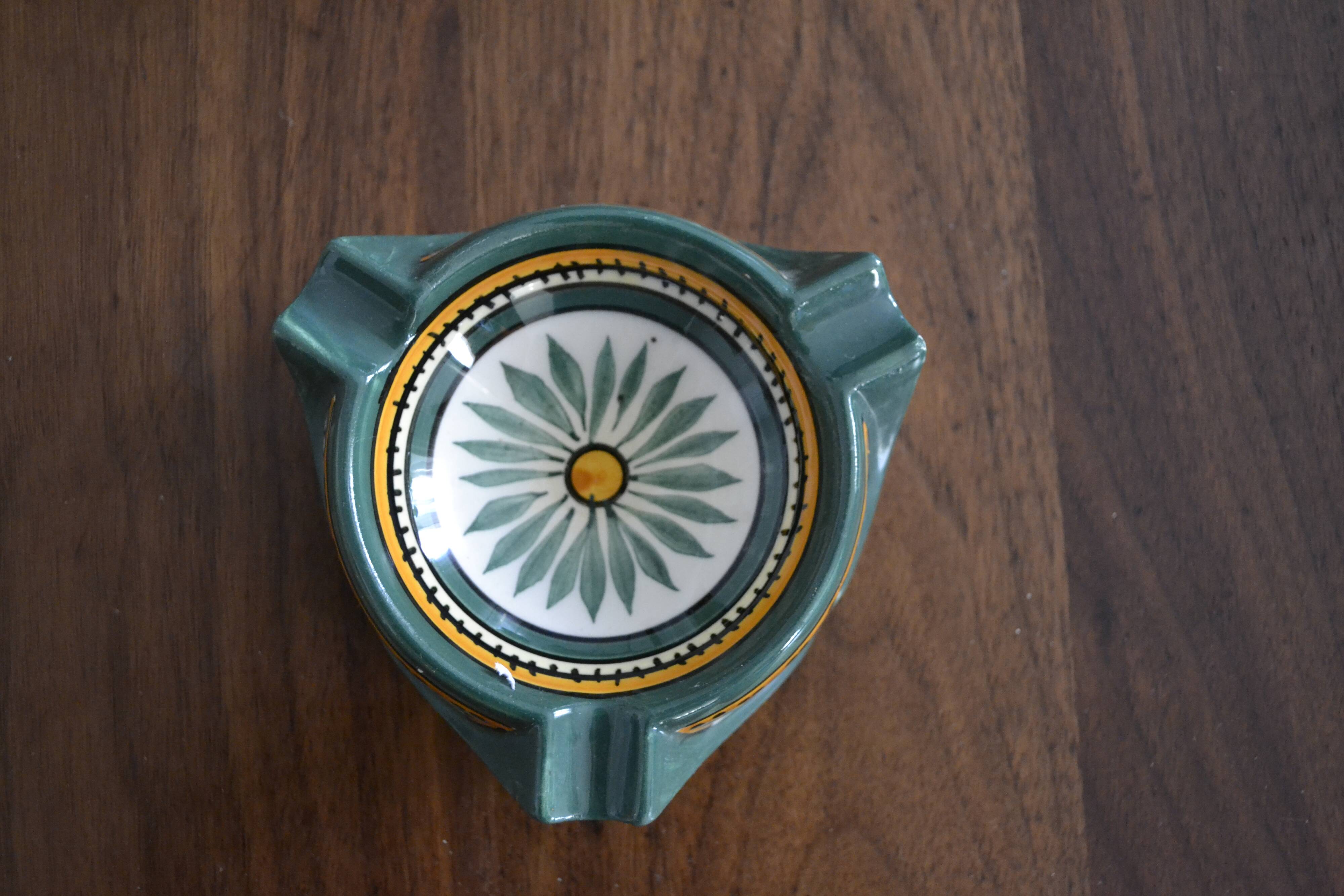 Henriot Qimper ashtray