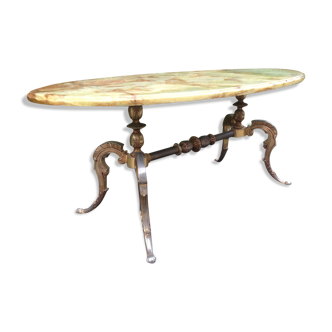 Table basse vintage plateau ovale en albâtre piétement en laiton doré