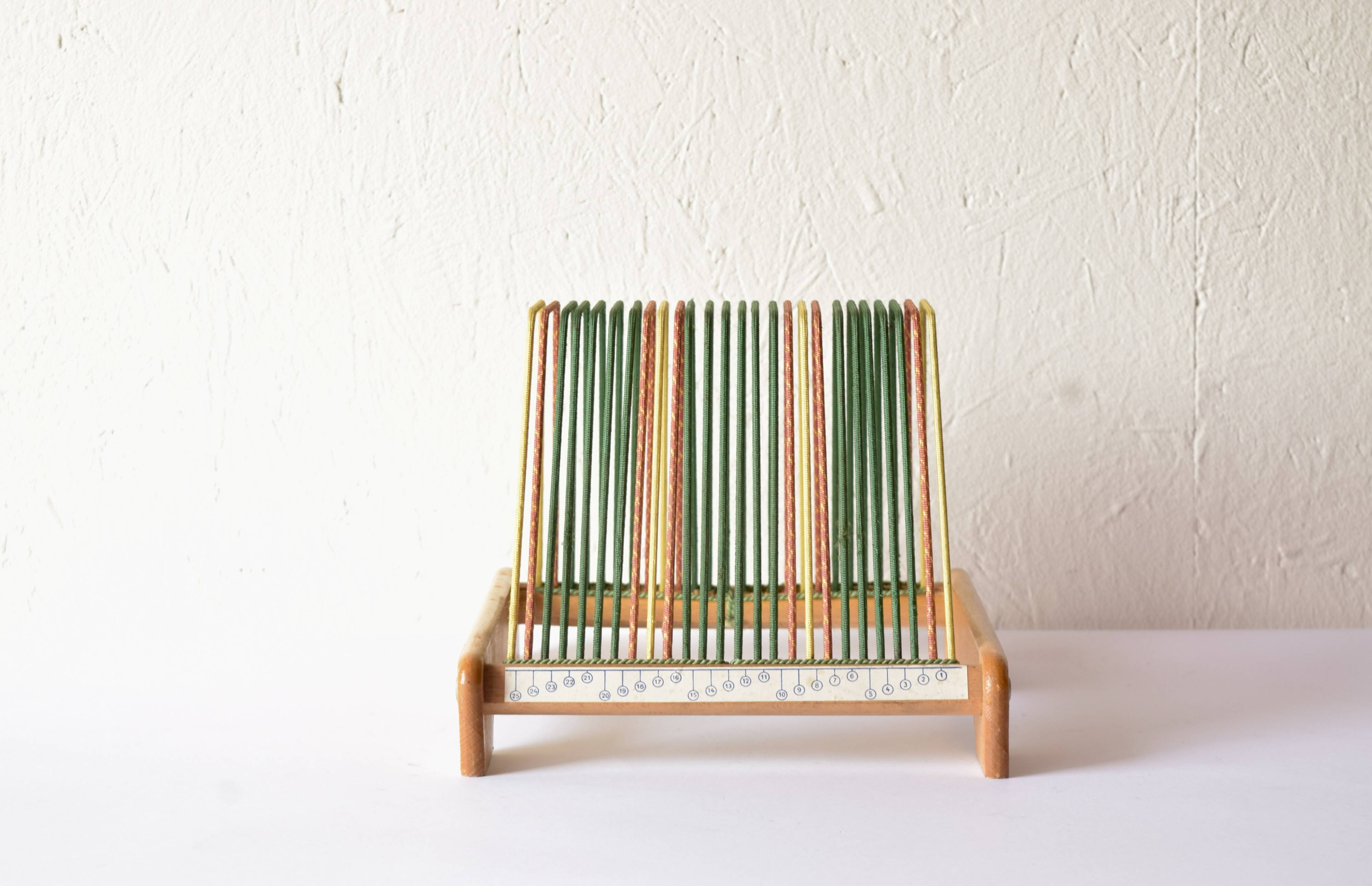 Vintage record rack for 25 vinyls - 1960s